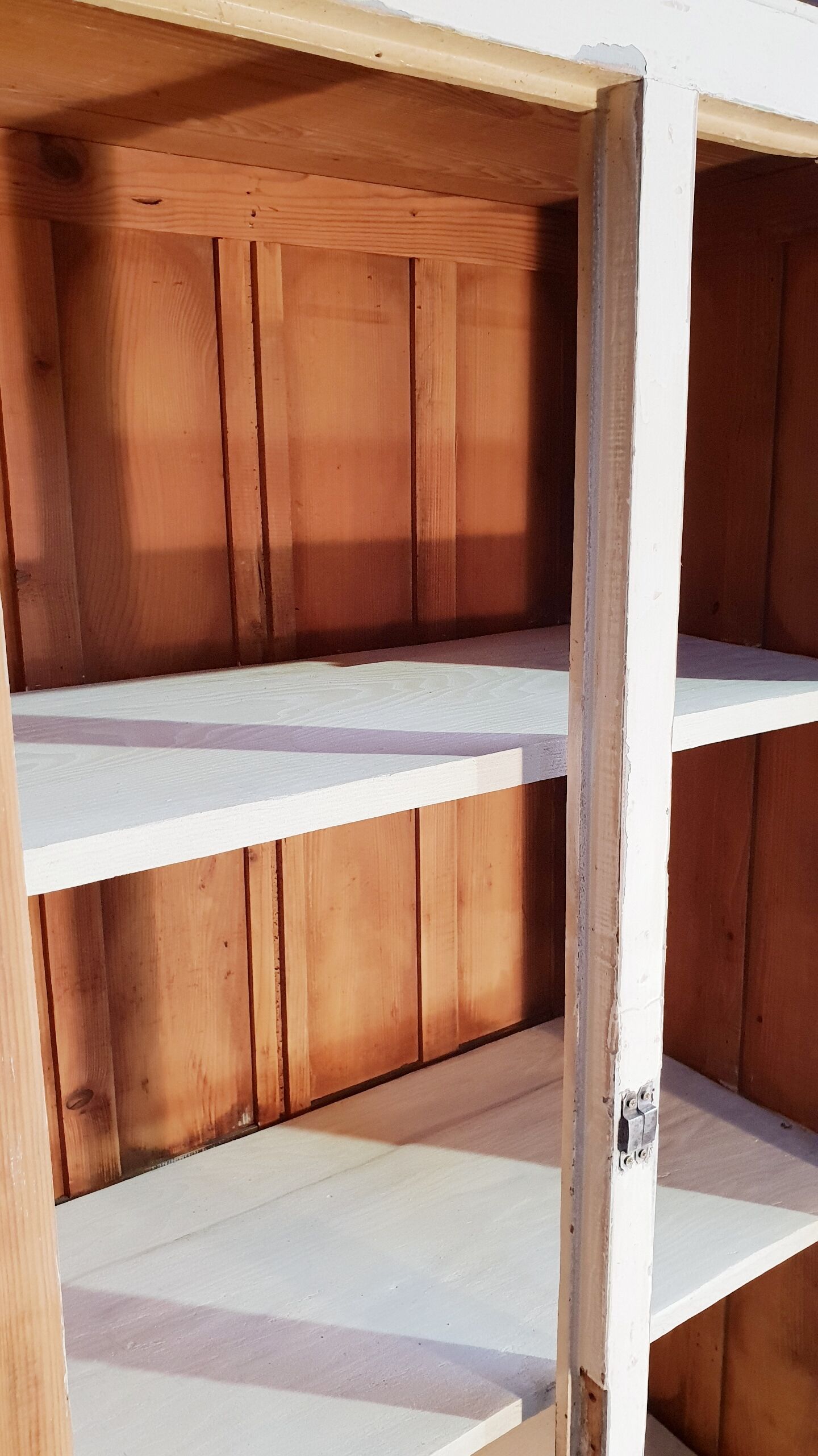 Armoire vintage