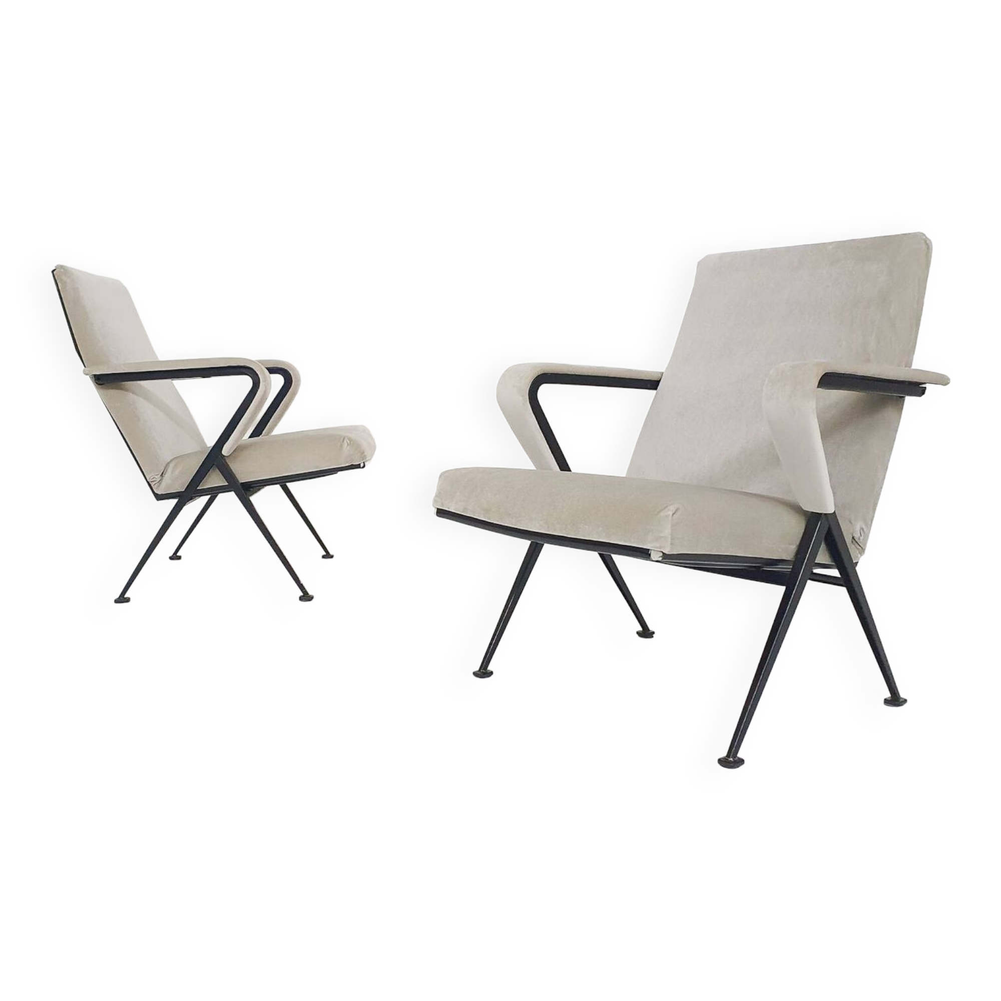 Set of two "Repose" lounge chairs by Friso Kramer for Ahrend de Cirkel, The Netherlands 1959
