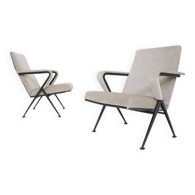 Set of two ''Repose'' lounge chairs by Friso Kramer for Ahrend de Cirkel, The Netherlands 1959