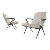 Set of two "Repose" lounge chairs by Friso Kramer for Ahrend de Cirkel, The Netherlands 1959