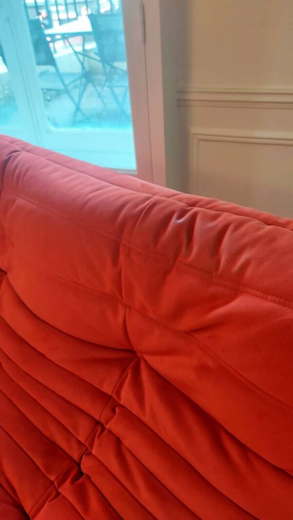 100% original - Banquette Togo 3 places Ligne Roset – Alcantara rouge (Goya