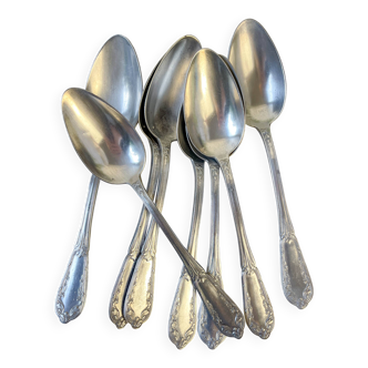 Set of 8 vintage soup spoons