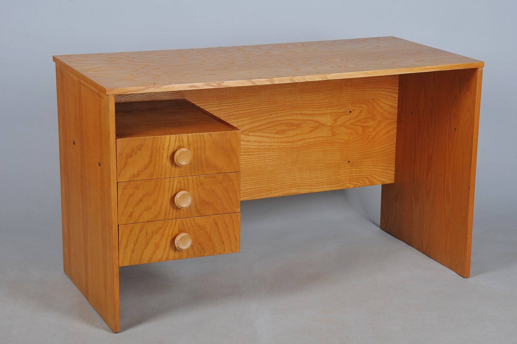 Mid-Century Writing Desk in Oak Veneer, Czech, 1960s