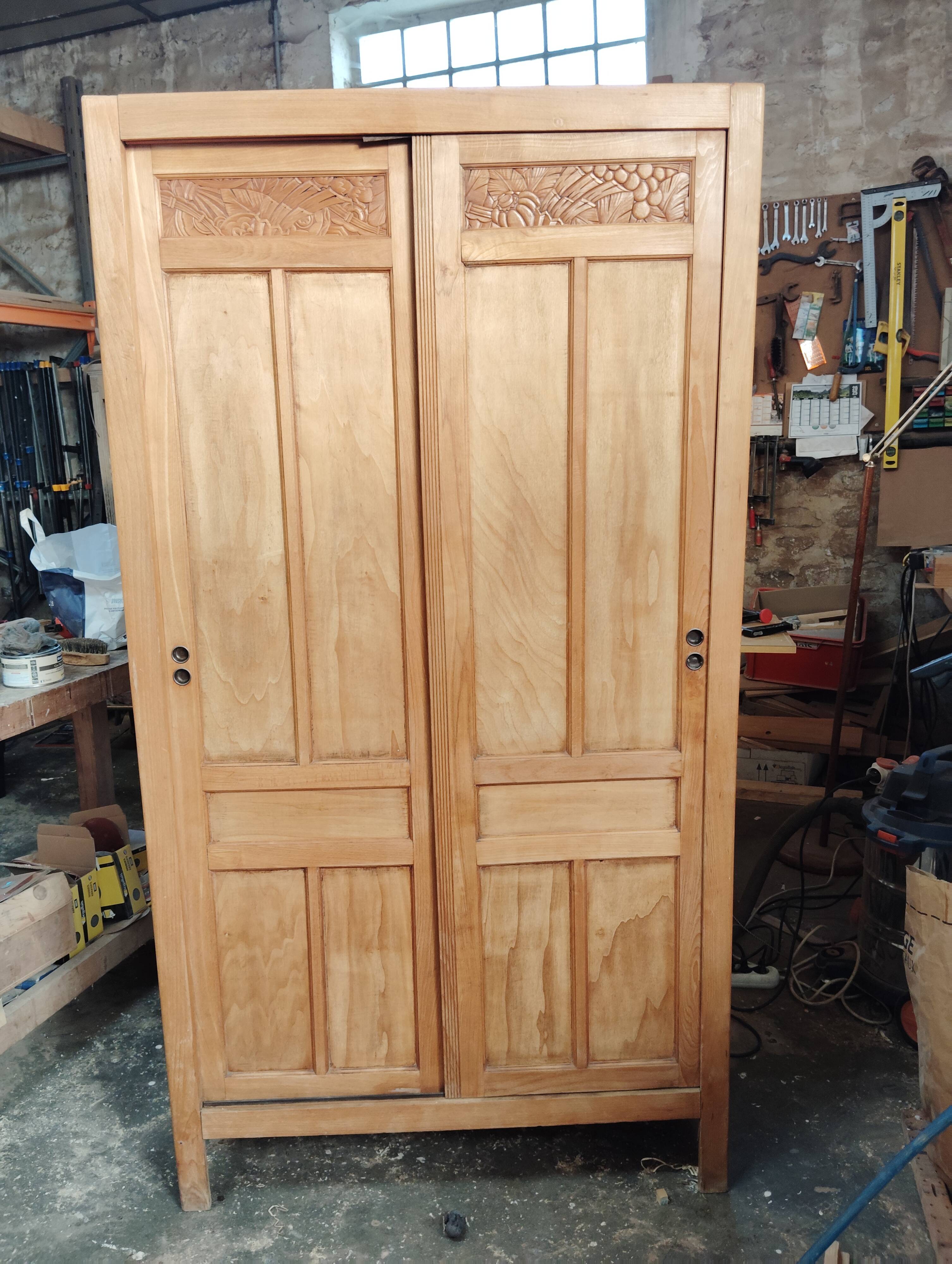 Sliding Parisian wardrobe