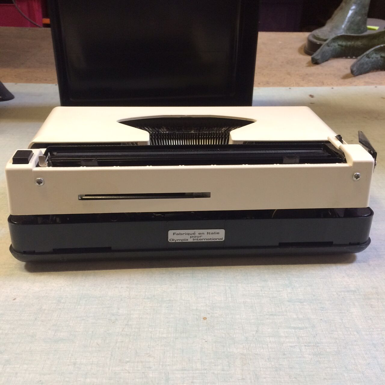 Mechanical typewriter Olympia splendid-made in Italy-years 70