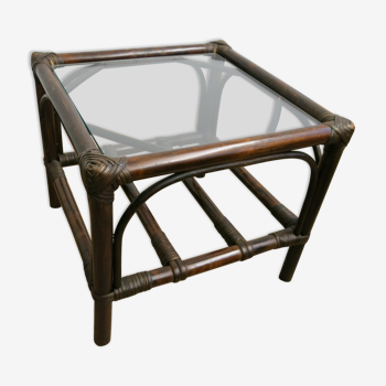 Rattan side table with glass plate