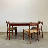 Scandinavian table with extensions