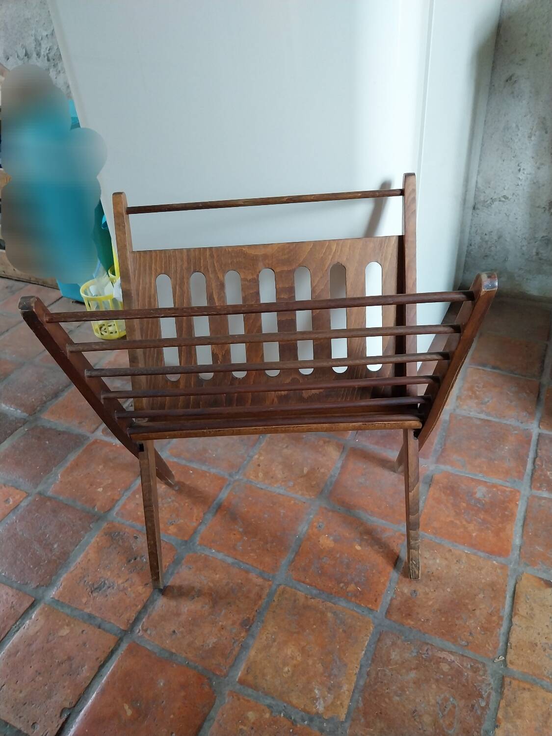 Folding magazine rack by Cees Braackman