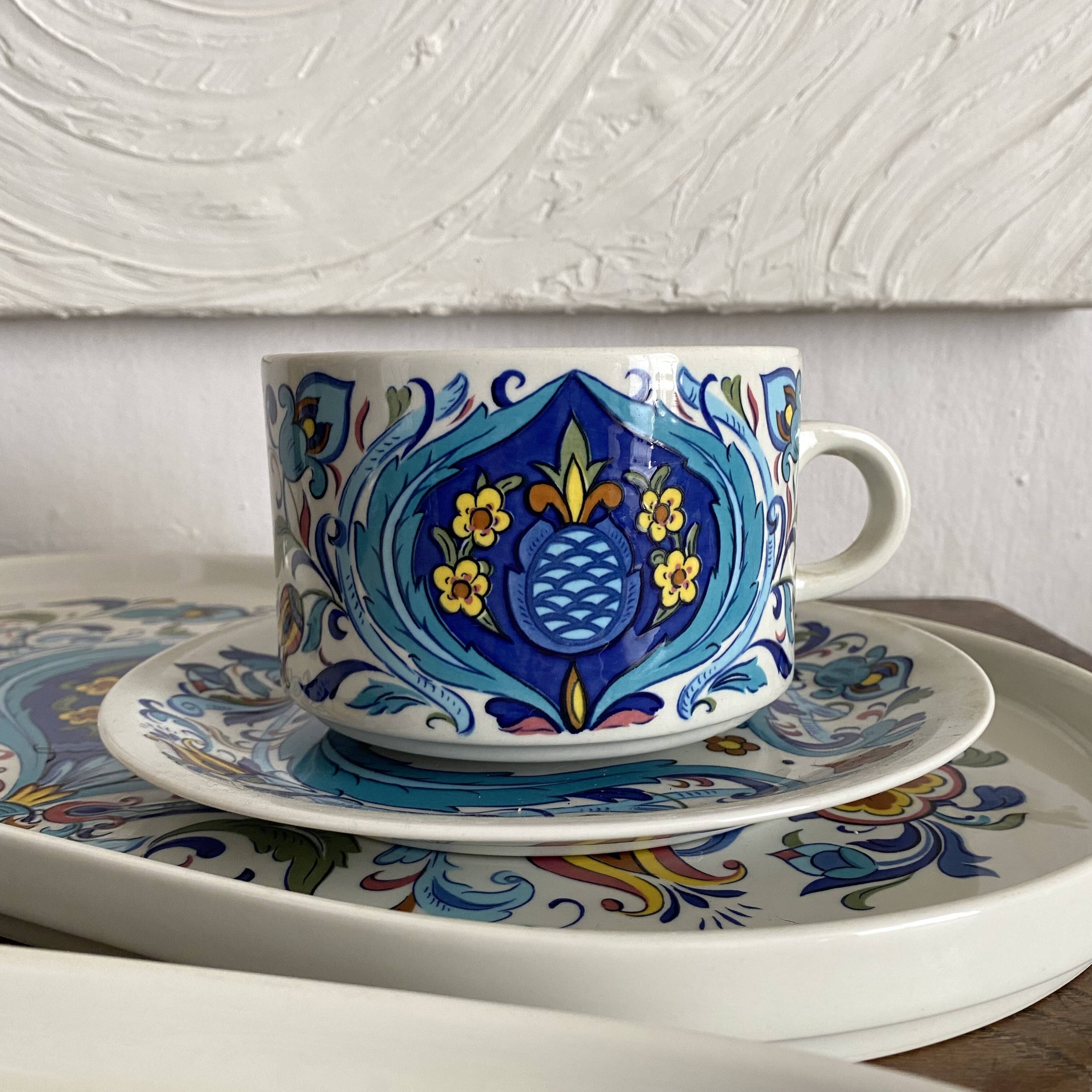Villeroy and Boch Izmir model large cup breakfast set