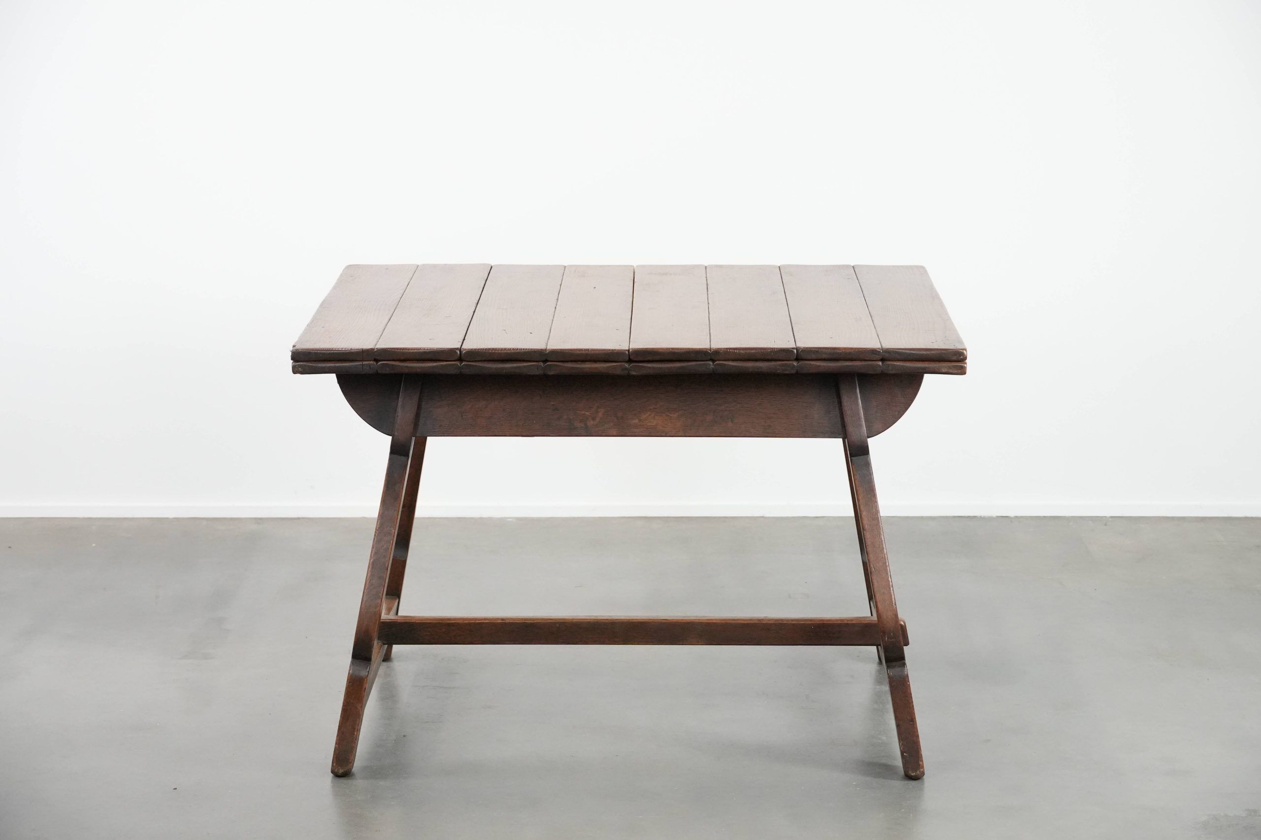 Antique Swiss extendable dining table made of oak from the mid-19th century