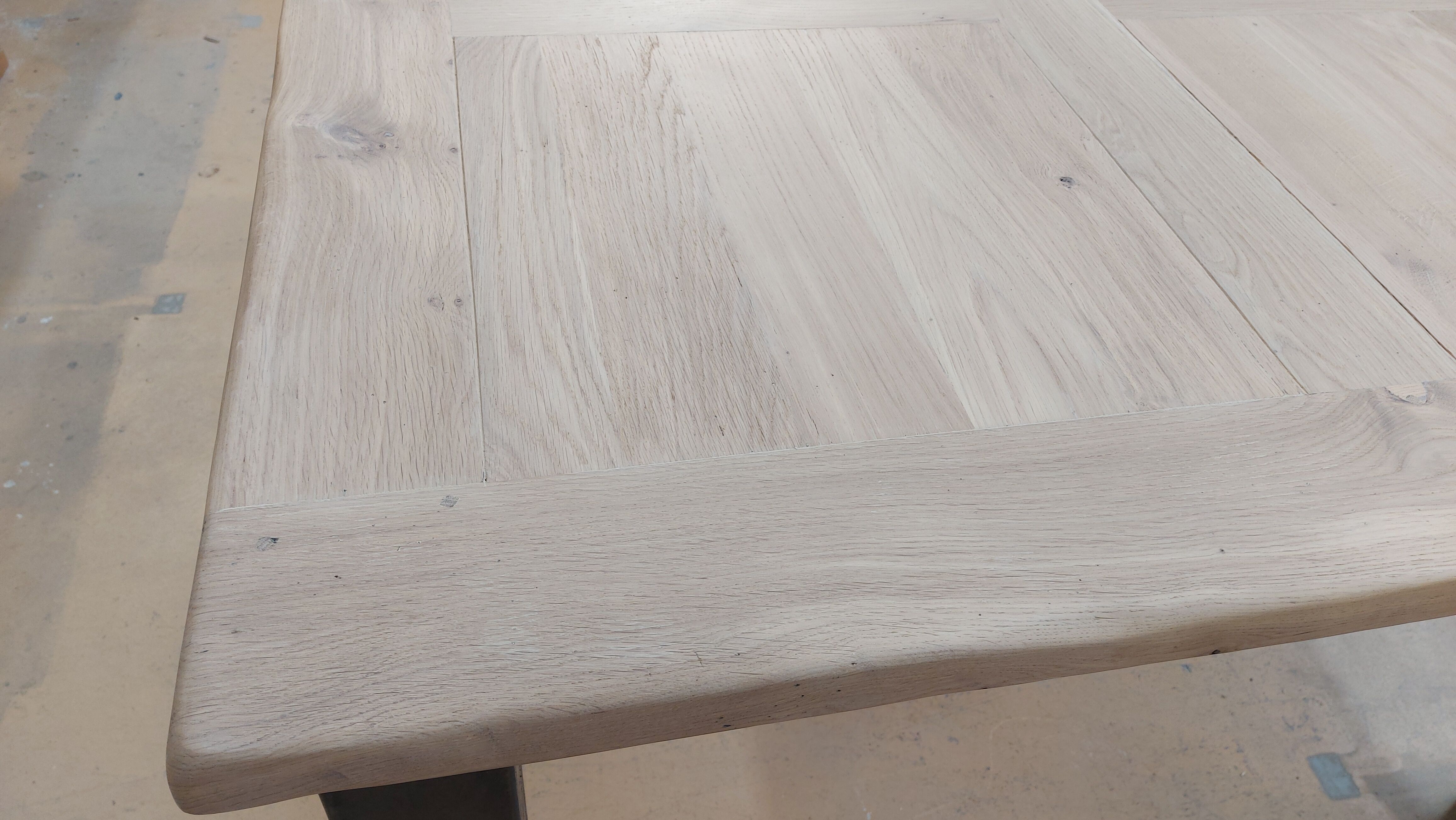 Solid oak farmhouse table metal feet