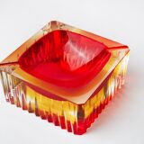 Cendrier Sommerso cubique rouge et jaune par Seguso, Murano, Italie, 1970