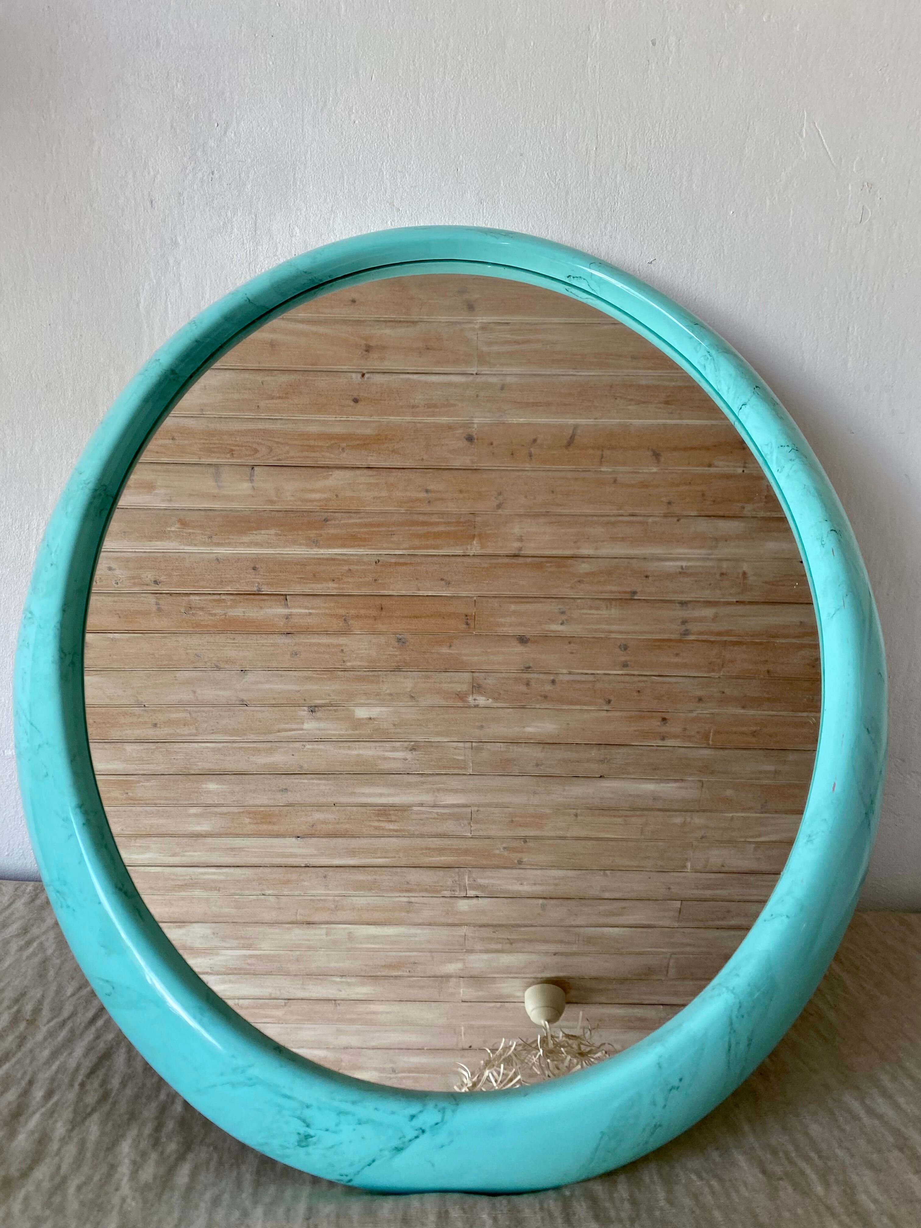 Oval mirror 80s marbled effect