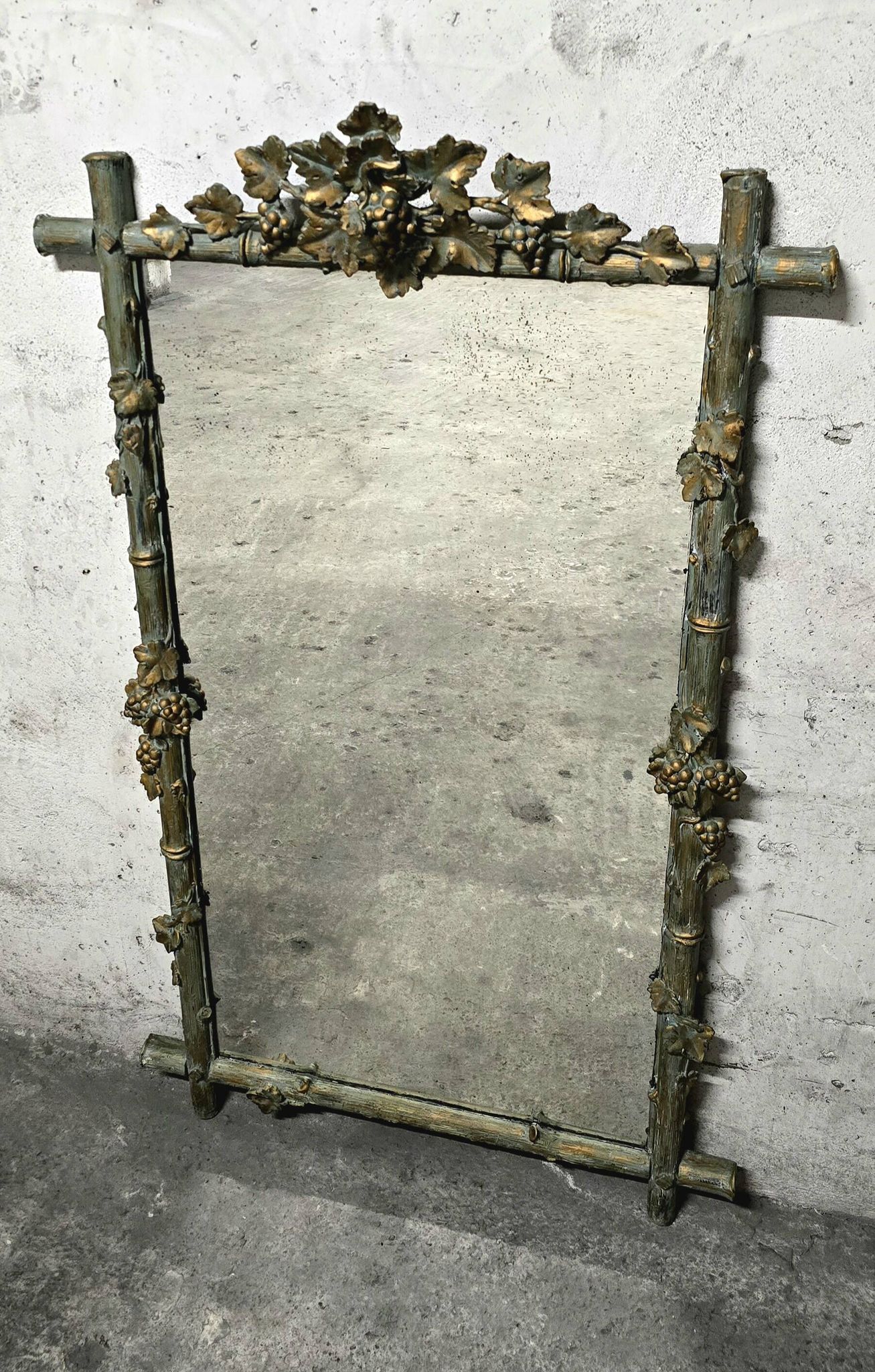 Large Wood and Patinated Stucco Mirror - Floral 1900s Period