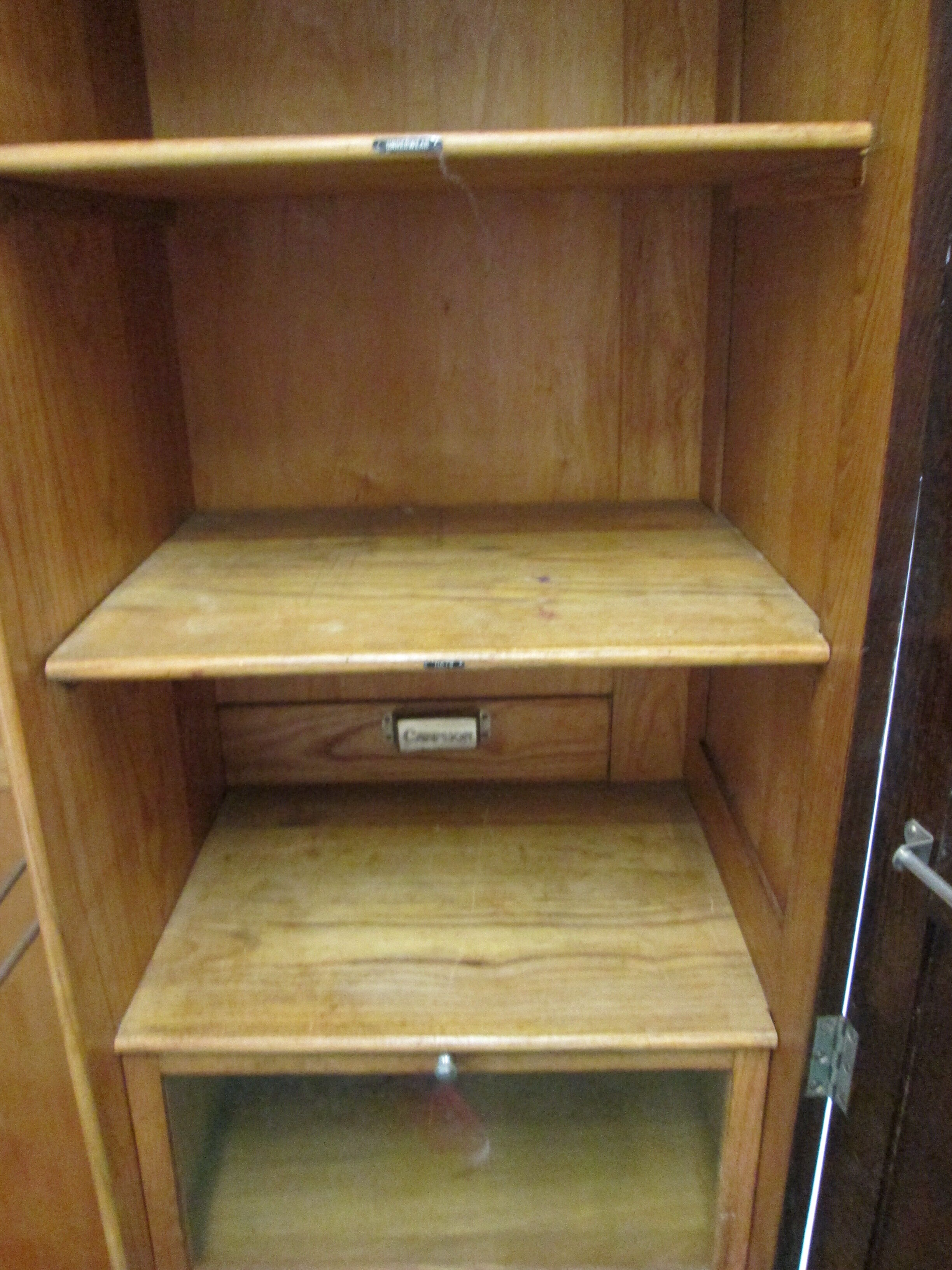 Armoire anglaise " compactum" en chene