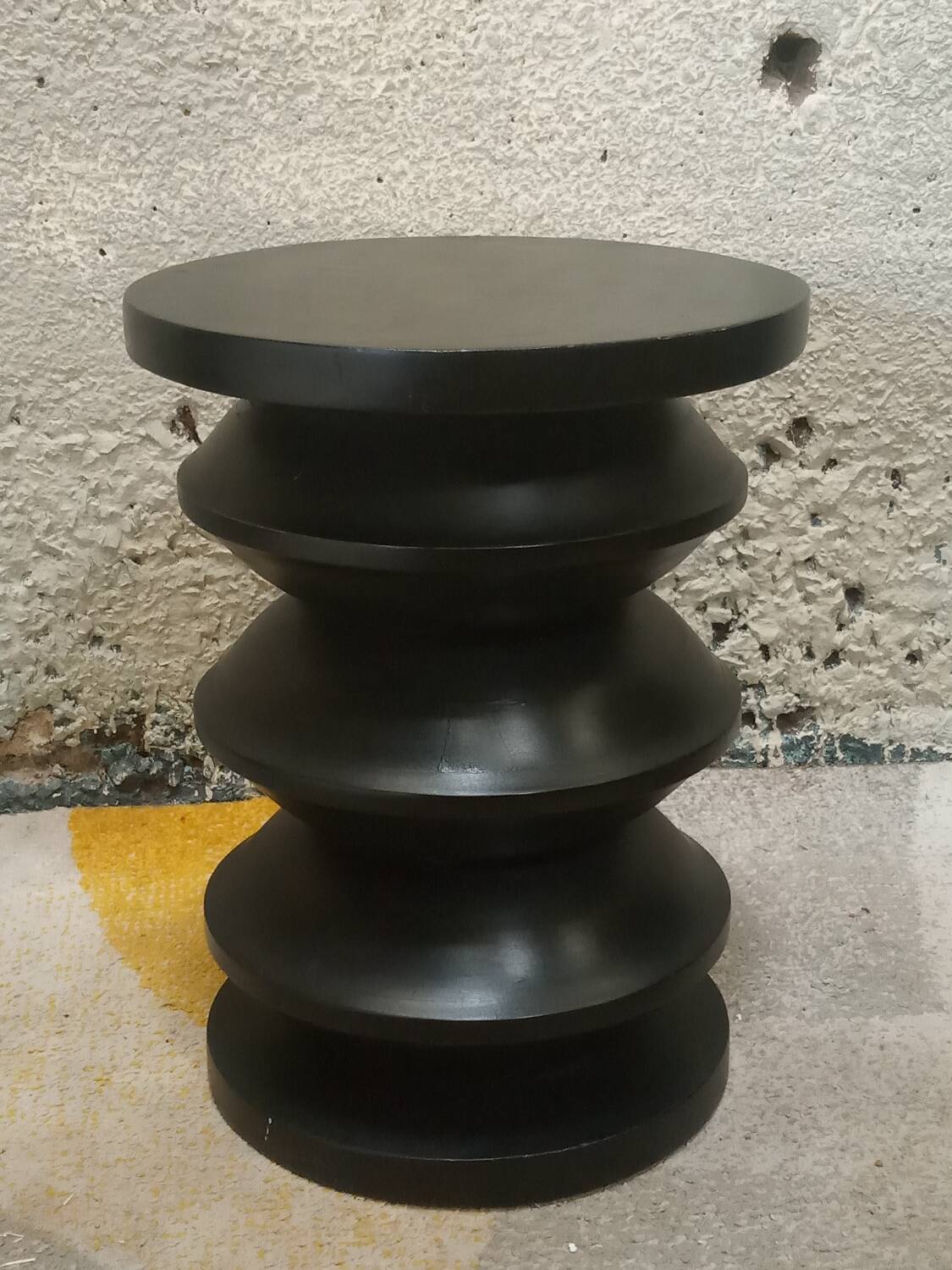 Tabouret en bois massif
