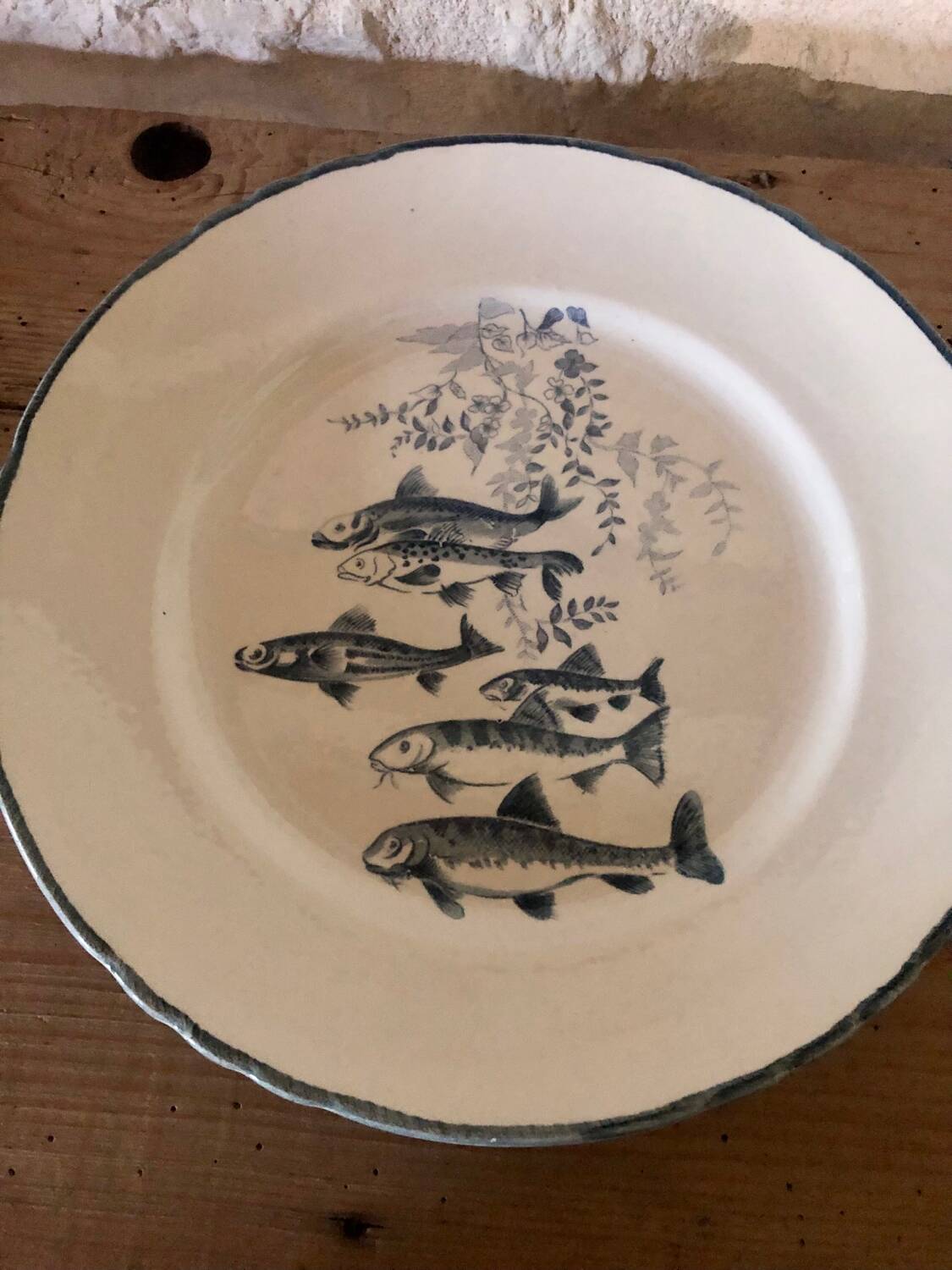 Fish service at Moulin Des Loups