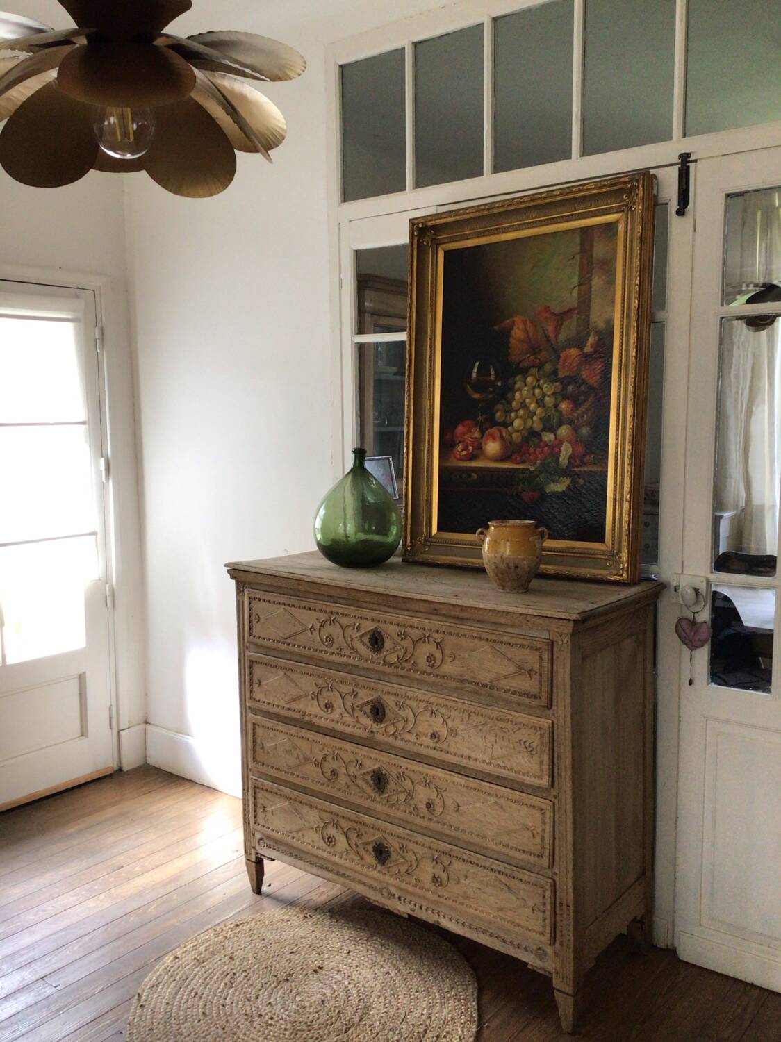 Commode XIXe en chêne sculptée