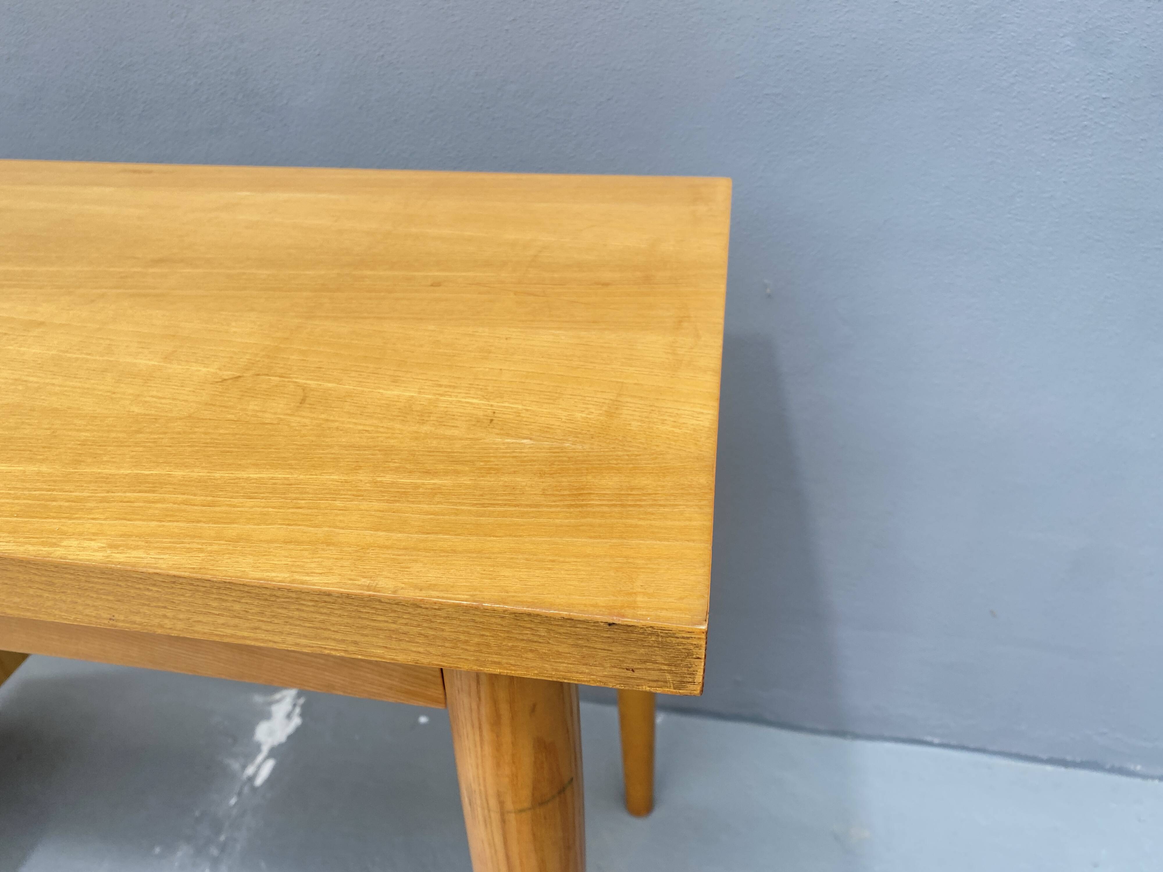 Bureau en hêtre, Tchécoslovaquie 1970