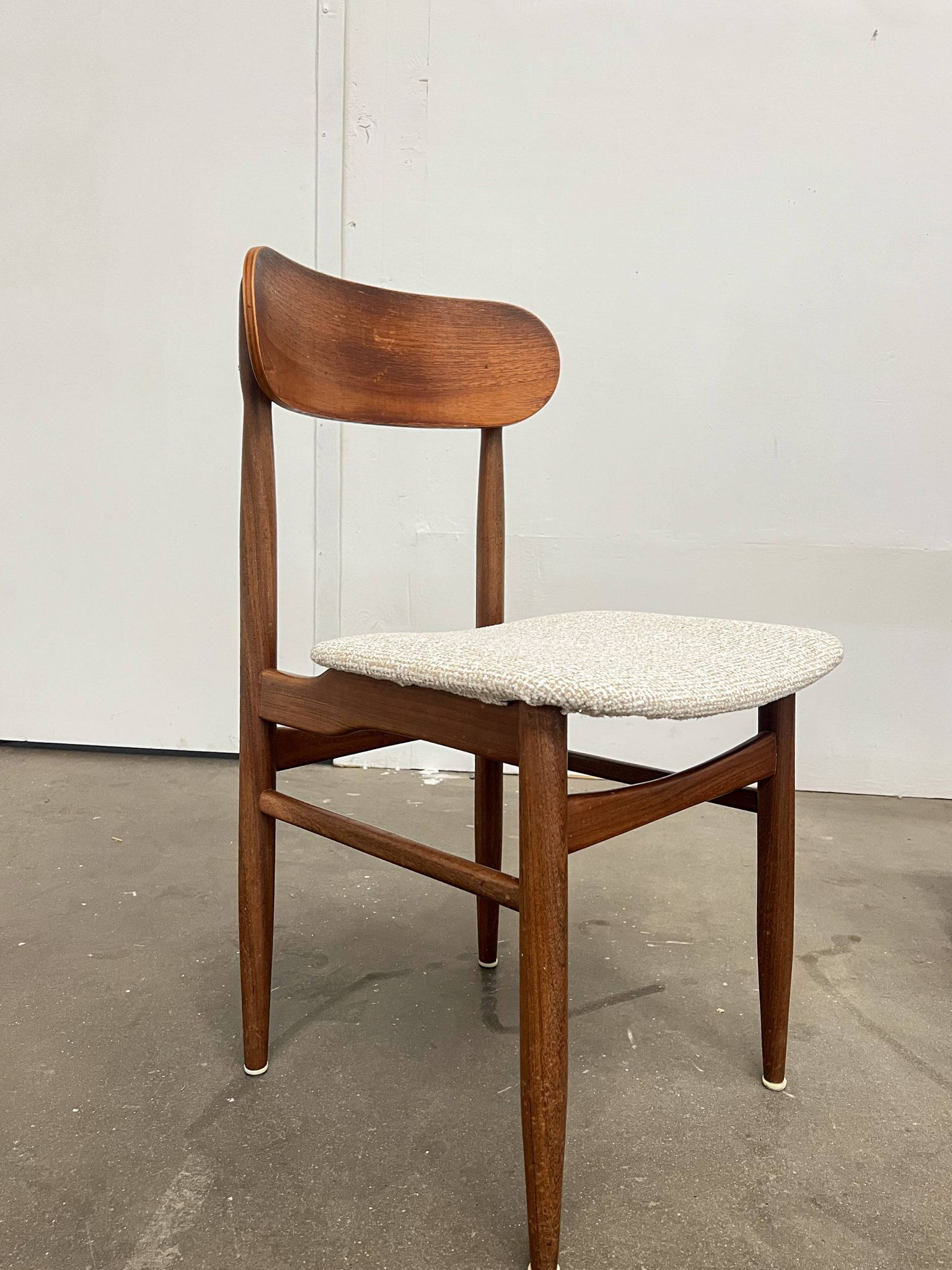 Set of 6 Scandinavian design chairs, ecru seats - price per piece