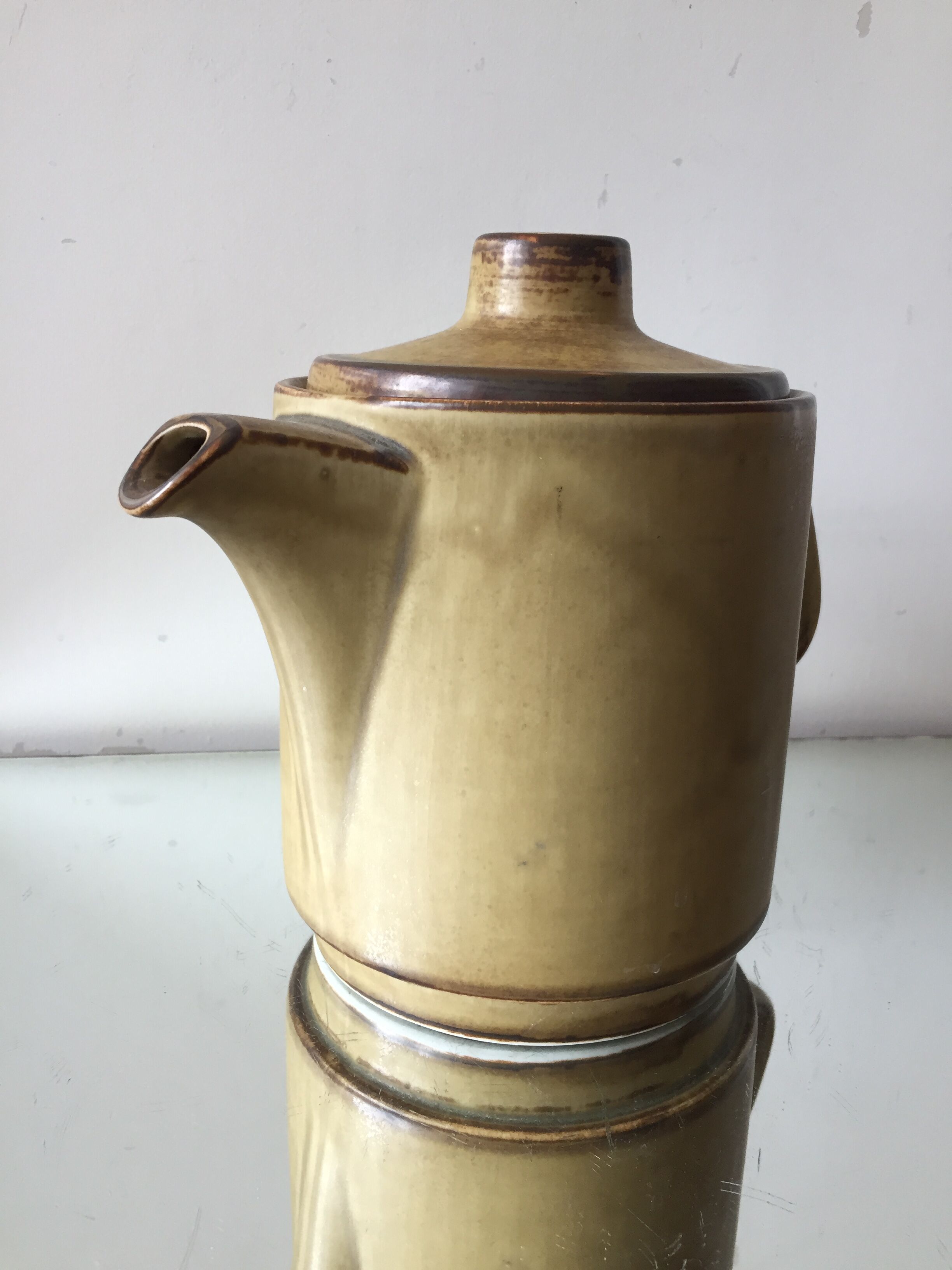 Cafetière en grès scandinave