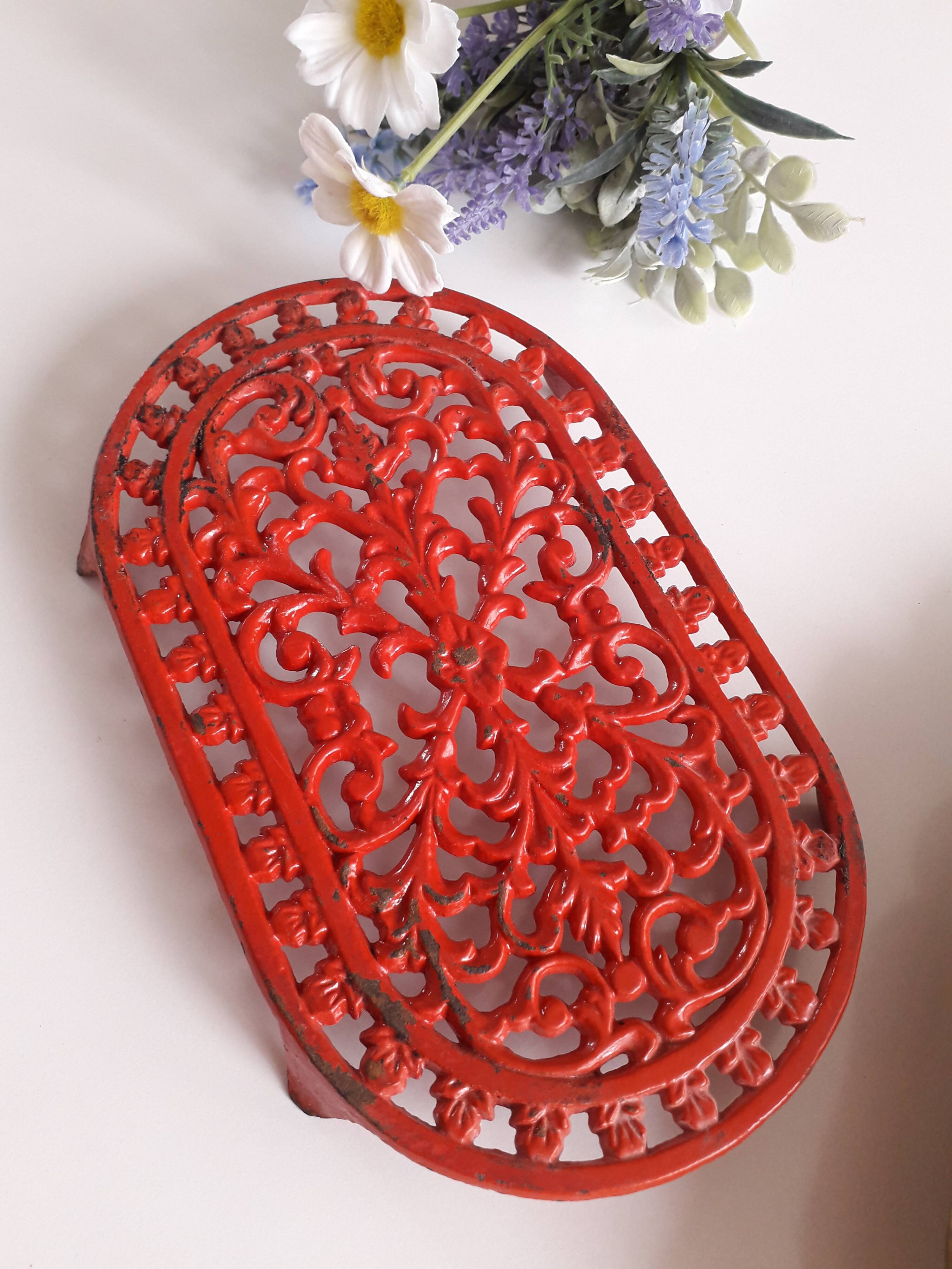 Cast iron trivet