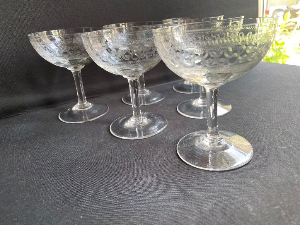 6 Guilloche champagne glasses – Art Nouveau