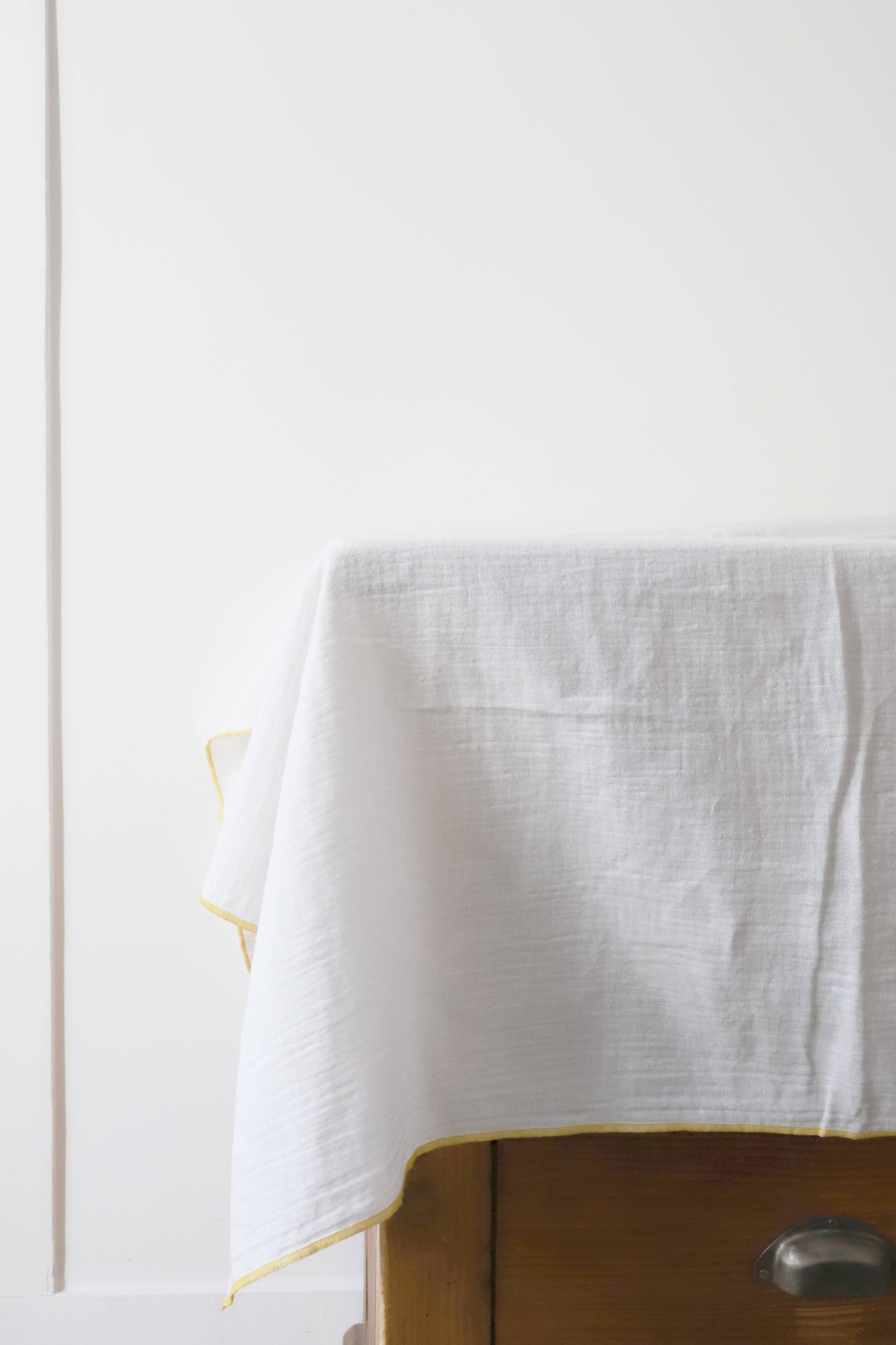White upcycled cotton gas tablecloth