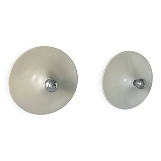 Pair of vintage wall lights, white lacquered metal, Italy 1970.