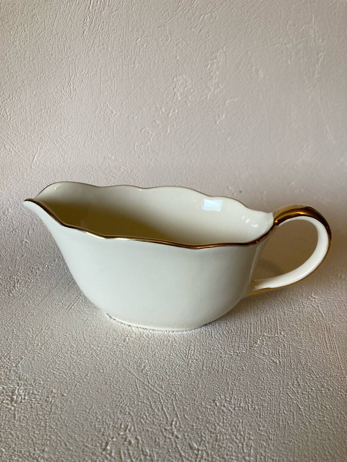 Villeroy and Boch gravy boat, 1950s, cream and gold