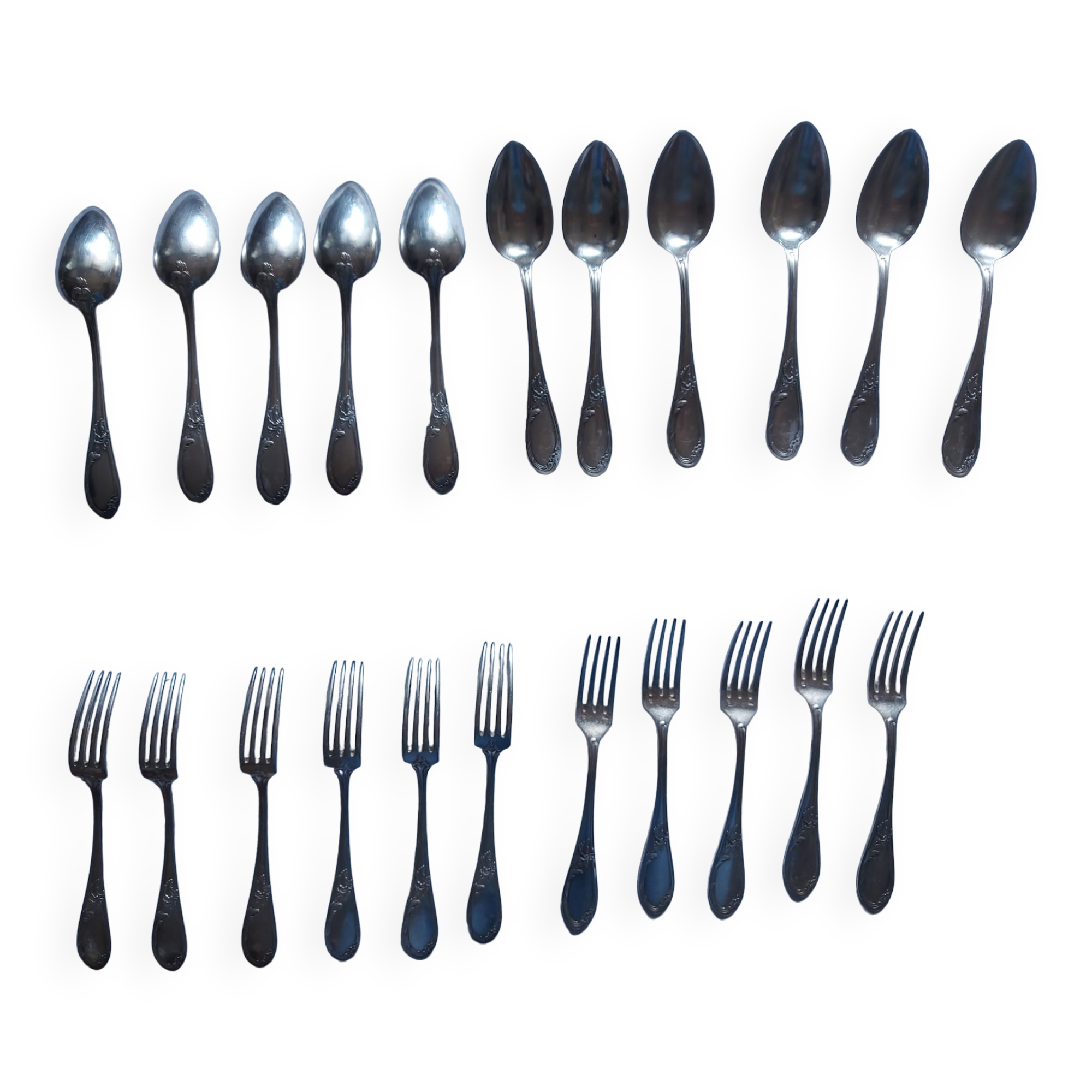 22 seats in silver metal Appolo, model Rocaille