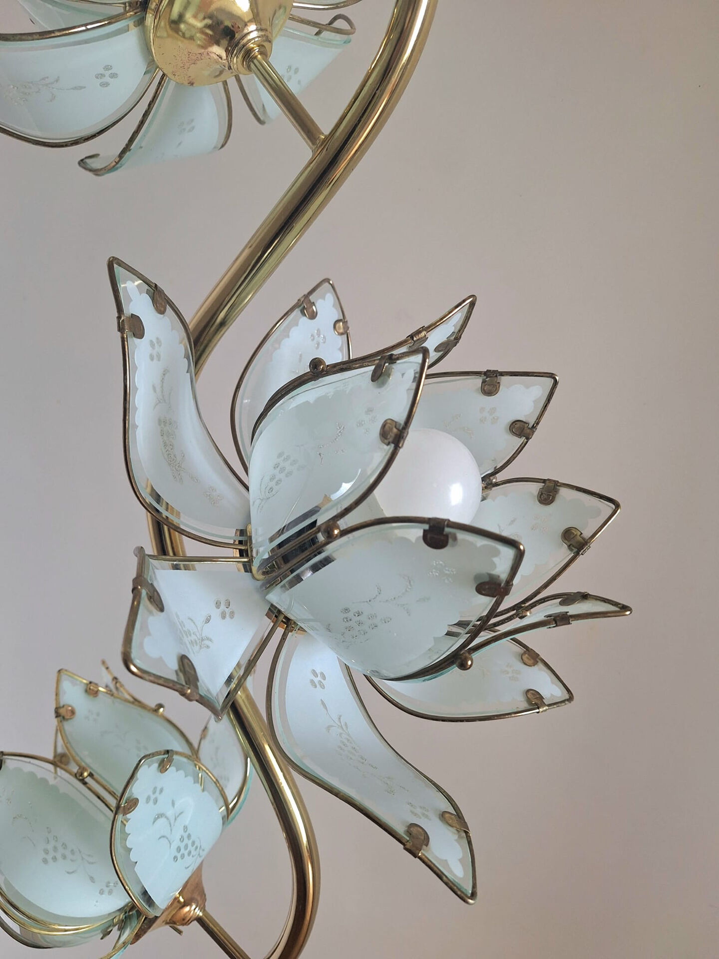 Vintage gold lotus flower floor lamp, Italian design light fixture with 3 lights.