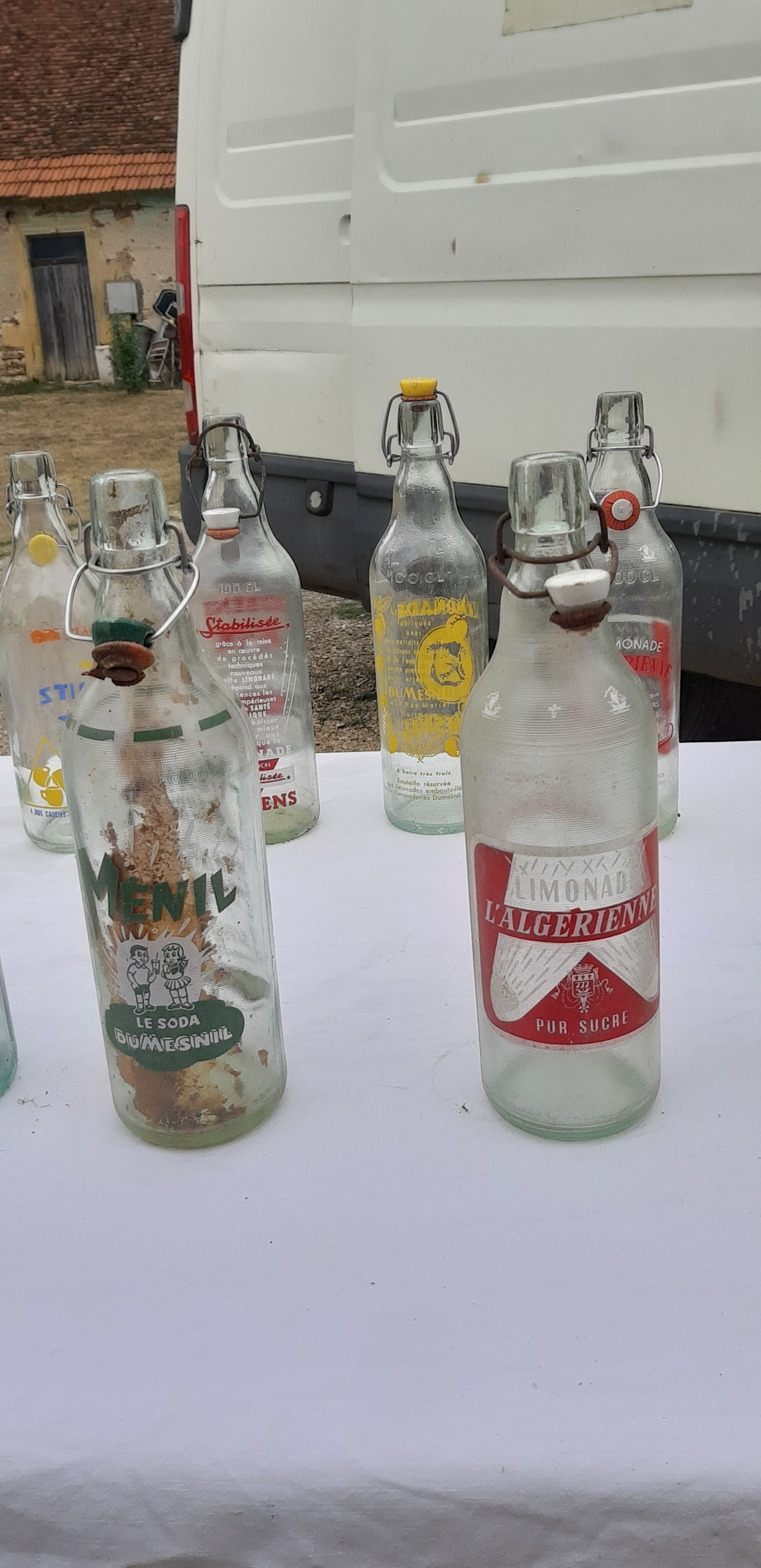Lot de 20 bouteilles de limonades des années 50