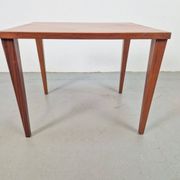 Table d'appoint en teck de HM Møbel, Danemark, années 1960.