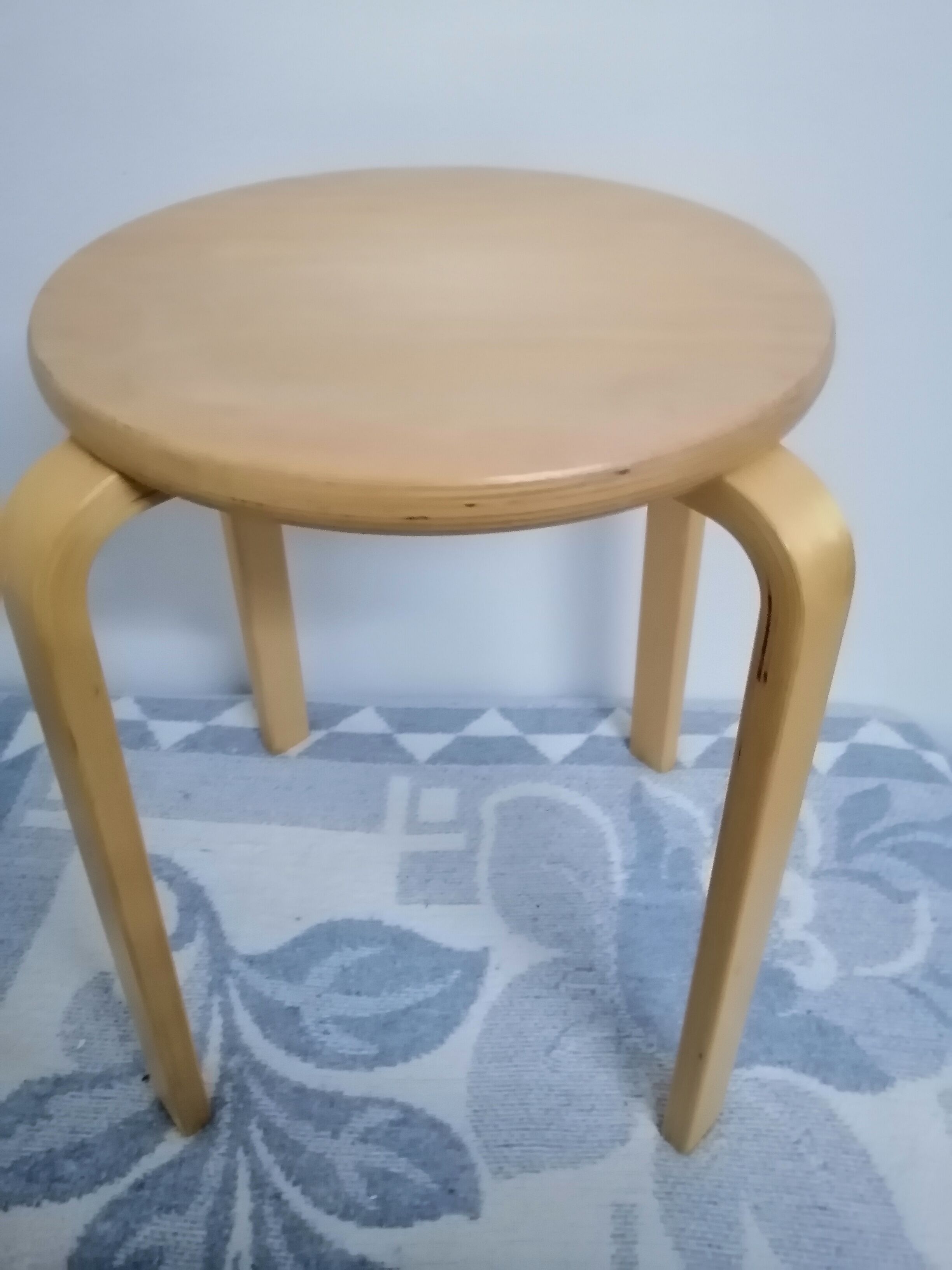Tabouret en bois