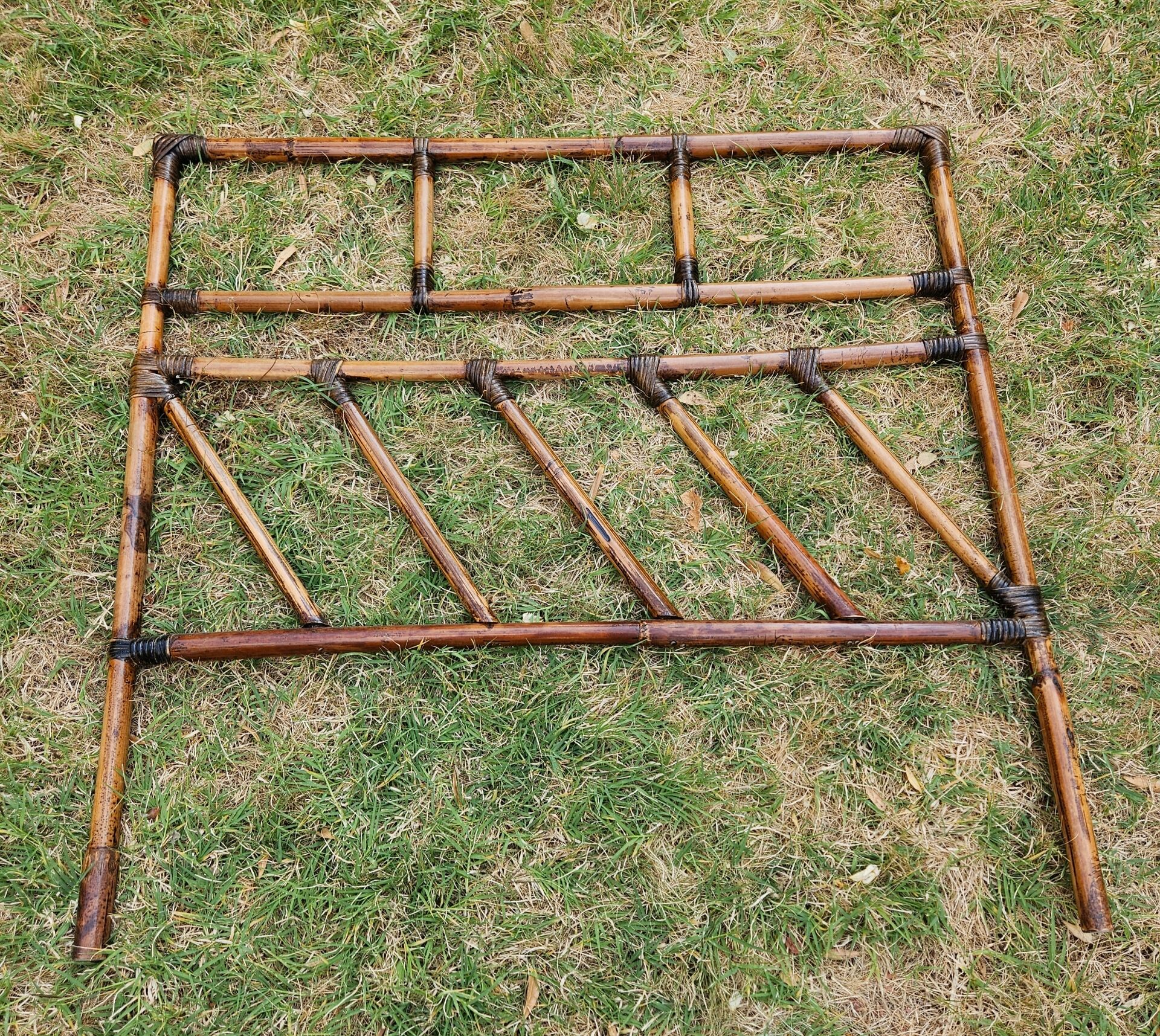 Bamboo and rattan headboard: Vintage