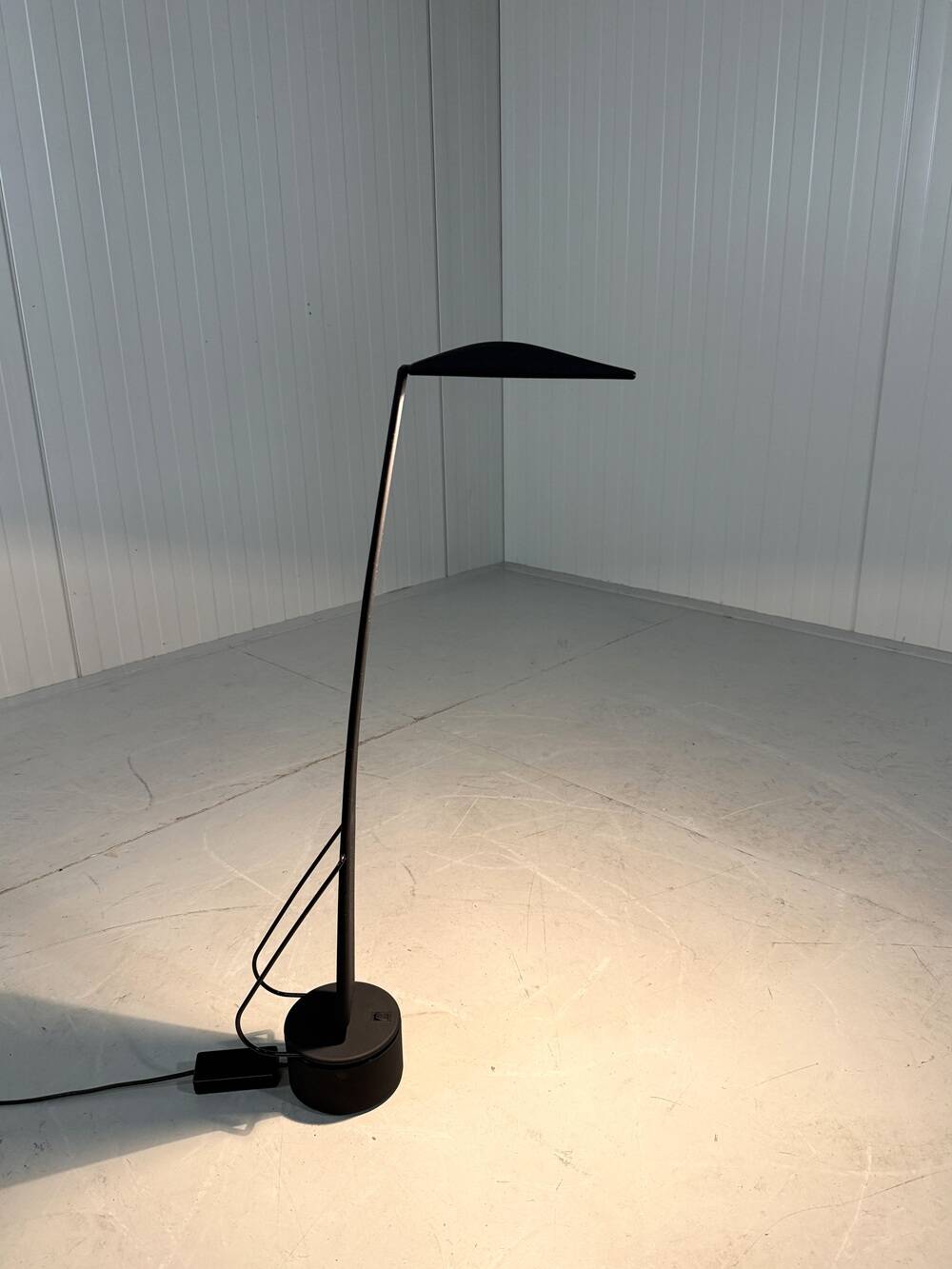 Dove desk lamp Mario Barbaglia & Marco Colombo, Italy