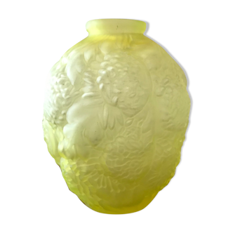 Vase in Uraline with Chrysanthemums