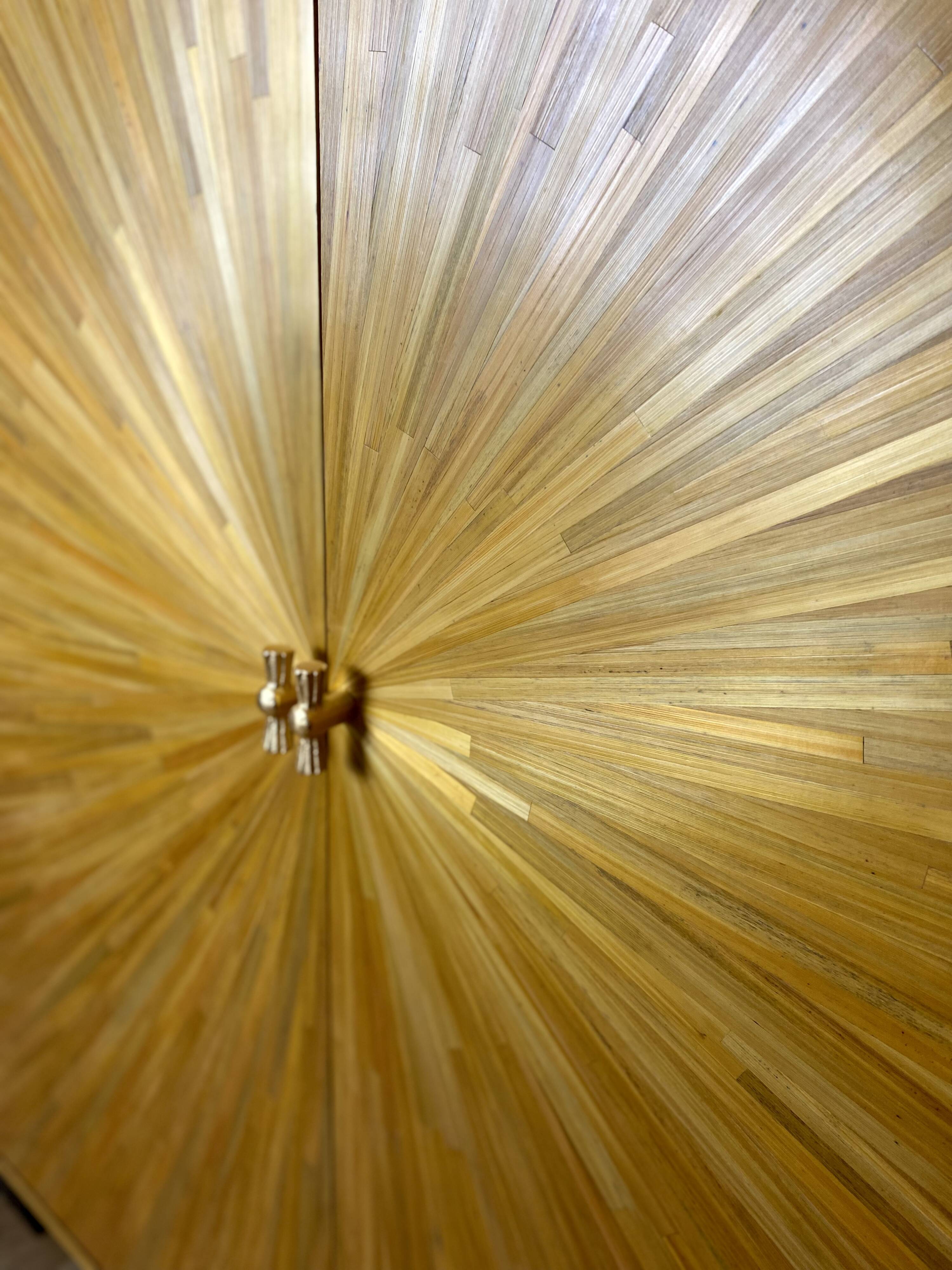 Armoire marqueterie de paille