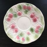 Strawberry-decorated slip plate