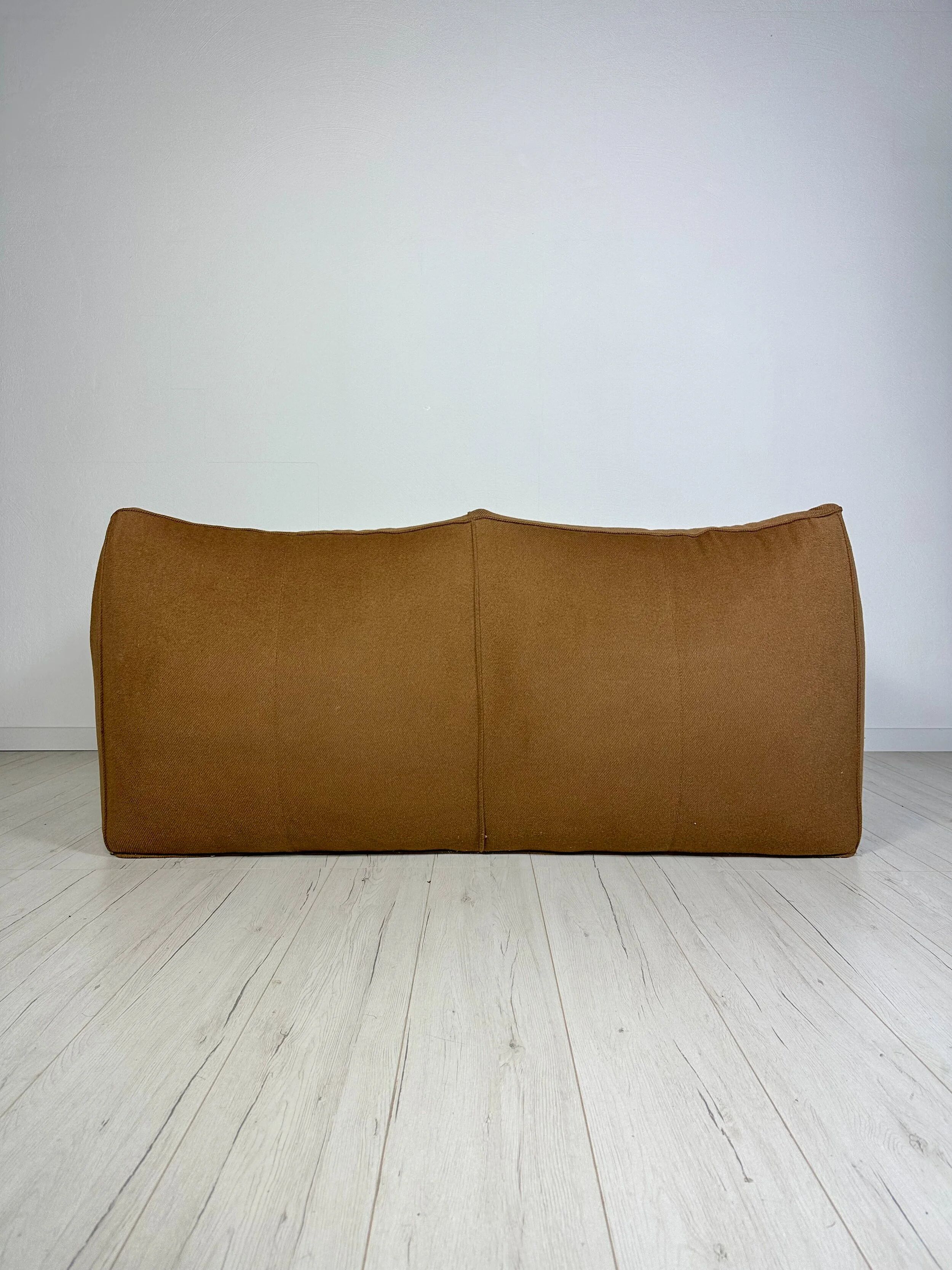 ‘80s original vintage Le Bambole 2-seater sofa by Mario Bellini for B&B Italia