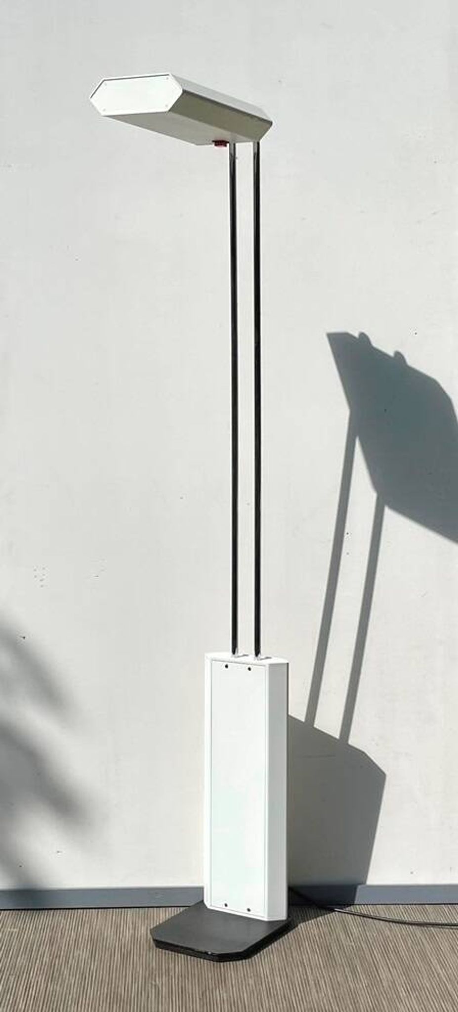 Lampadaire halogène Regent. Vintage 80s