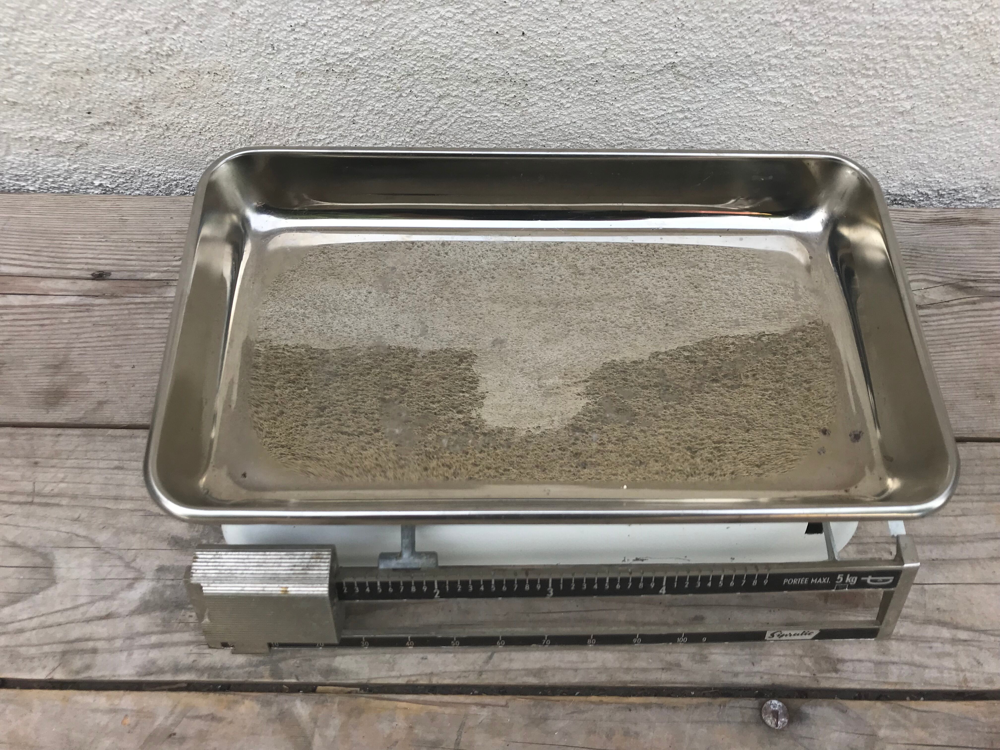 Old balance spratic 5 kgs white metal