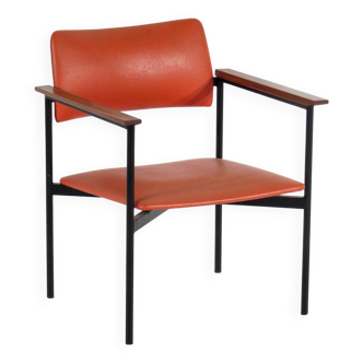 Fauteuil en skaï orange avec accoudoirs en bois, années 1960