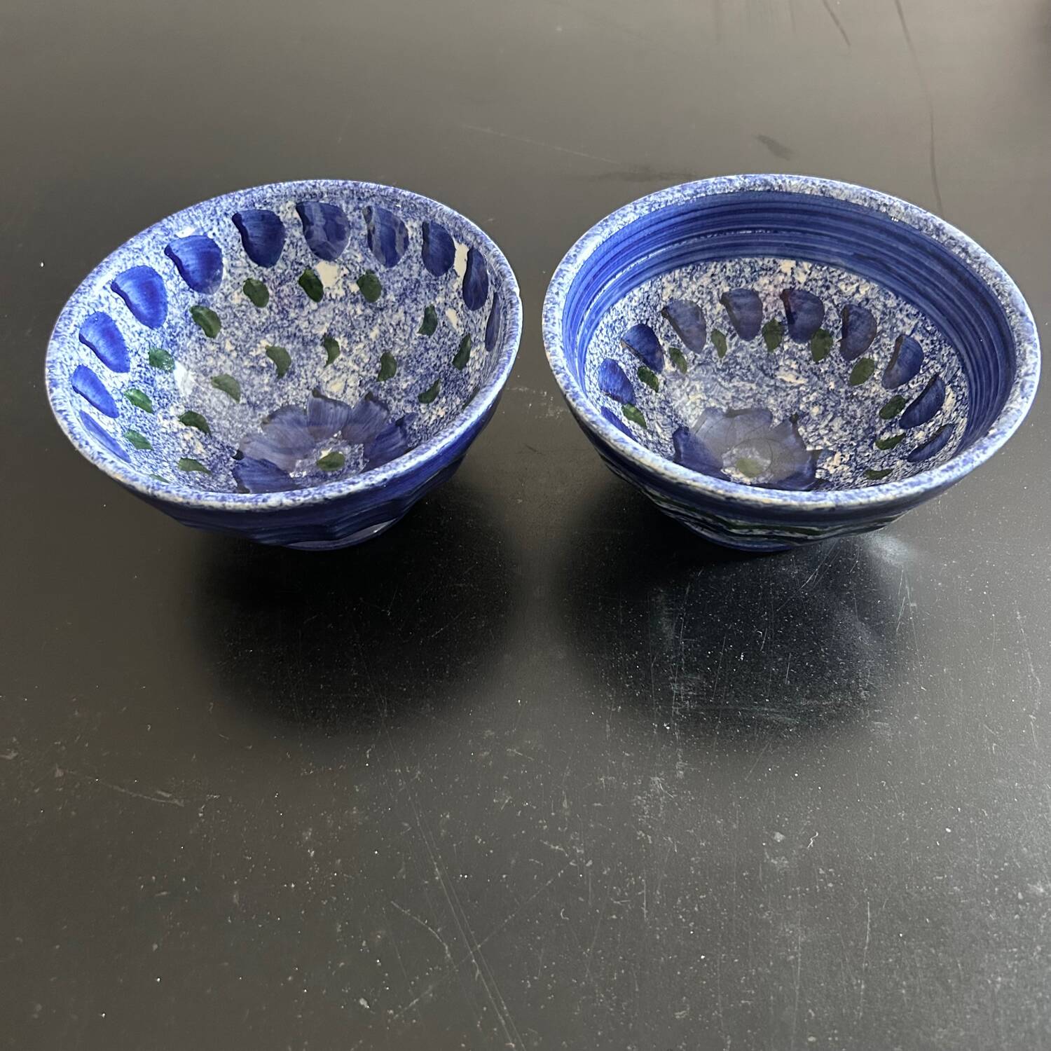 Pair of bowls signed Kerly Quimper