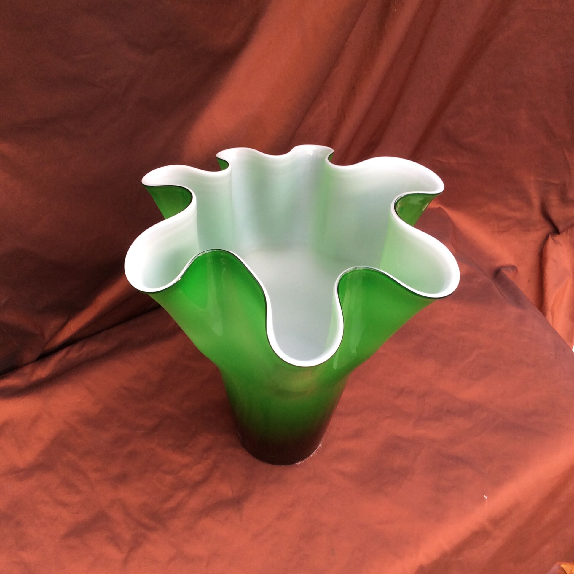 Vase mouchoir en verre patte de verre couleur vert et blanc