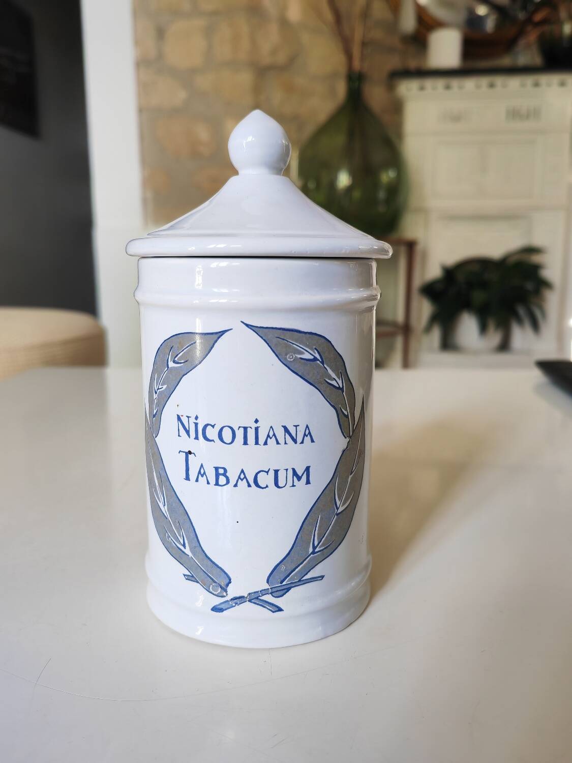 Nicotiana Tabacum Apothecary Jar