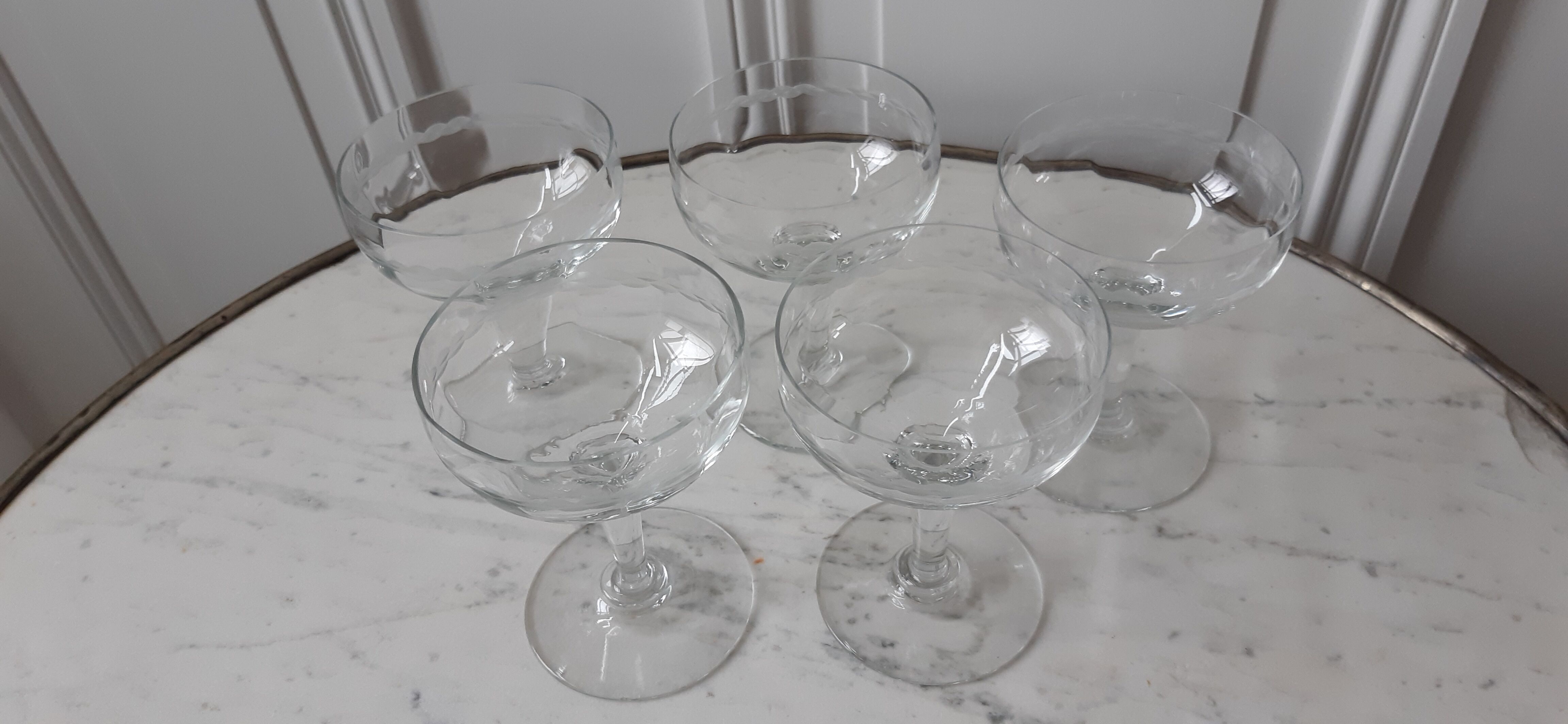 Set of 5 champagne glasses engraved in crystal 30s