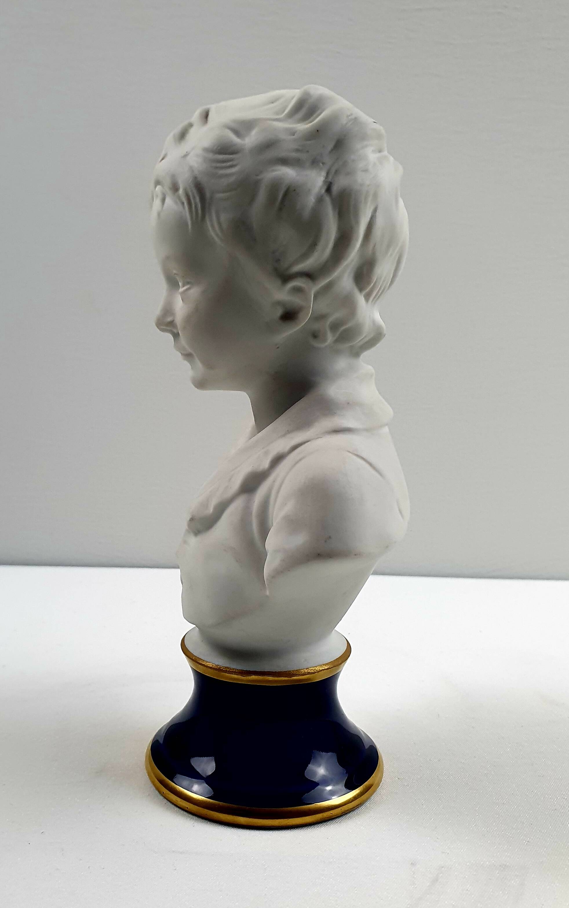 Porcelain children's bust of Limoges Tharaud