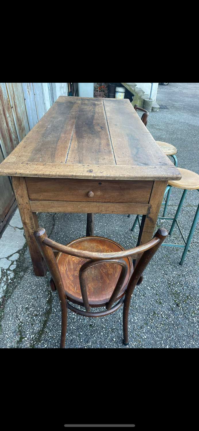 Firm island counter table